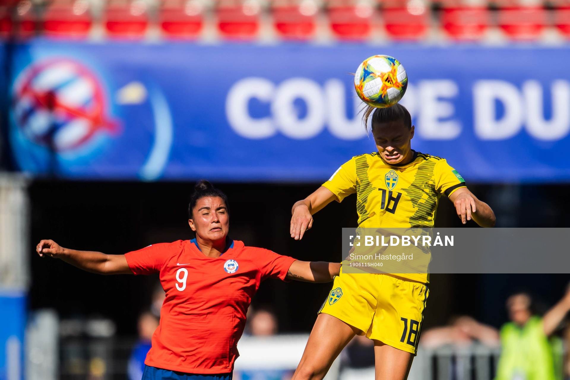 María José Urrutia Sánchez of Chile and Fridolina Rolfö