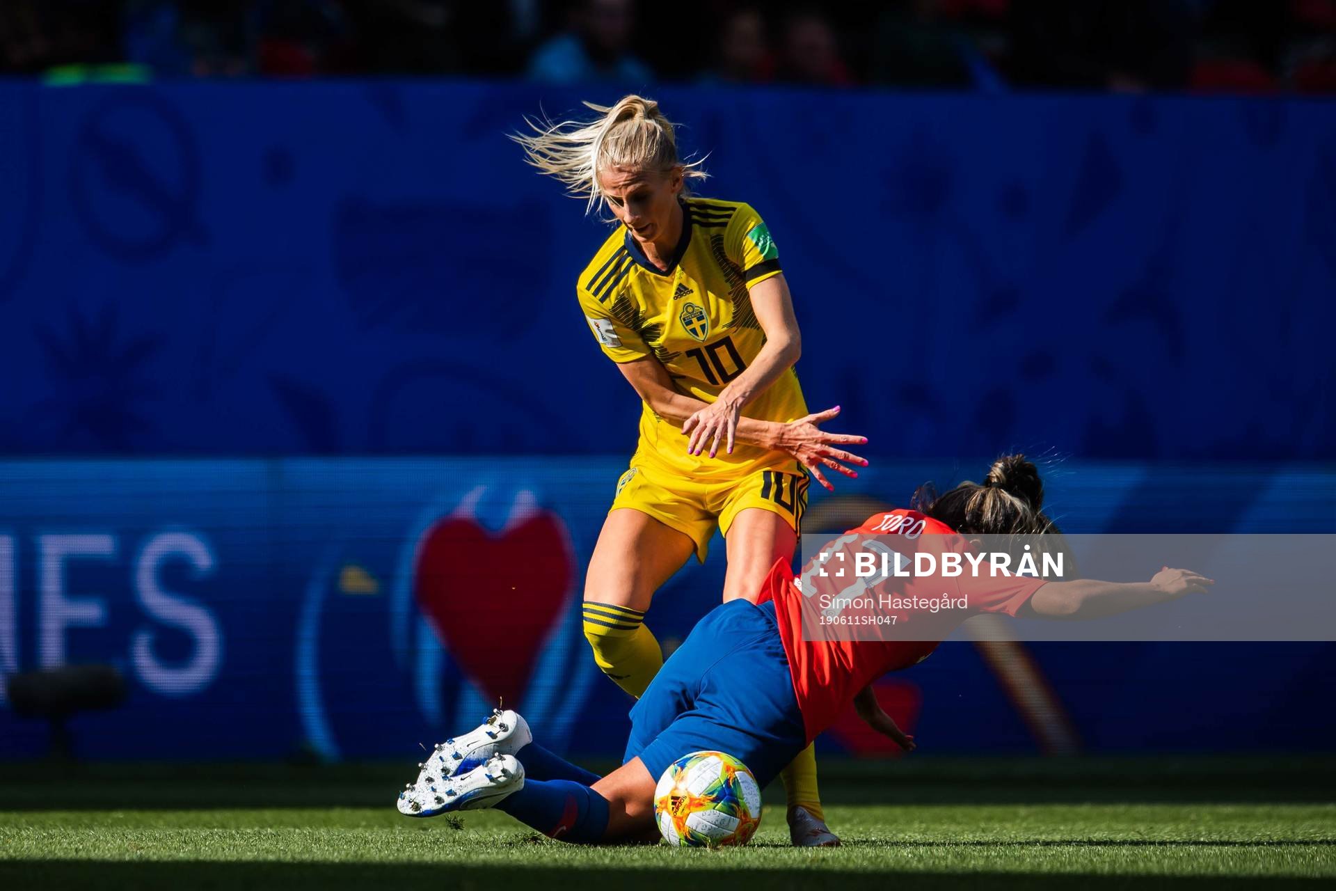 Sofia Jakobsson of Sweden and Javiera Paz Toro Ibarra of