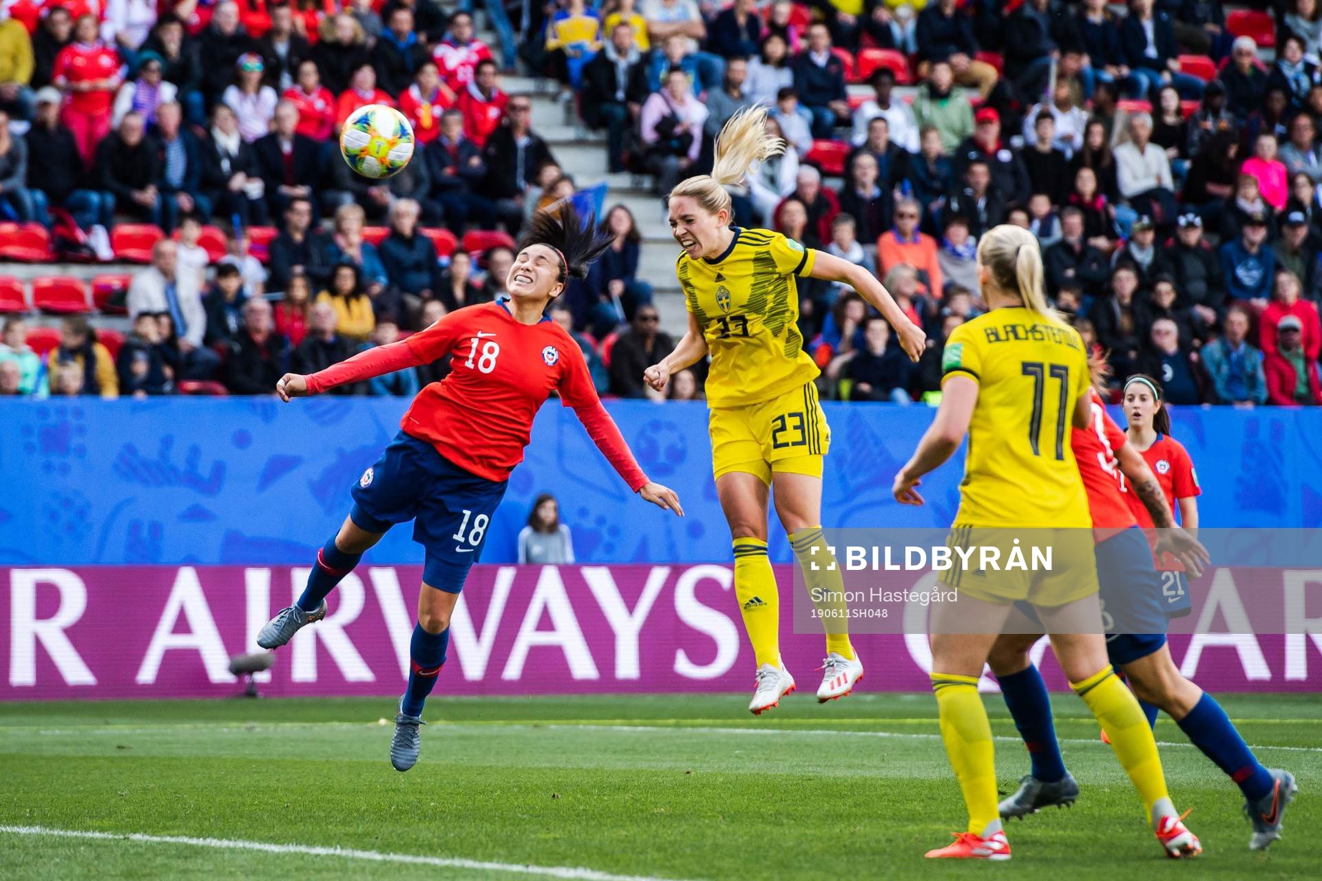 Camila Alejandra Sáez Oyaneder of Chile and Elin Rubensson