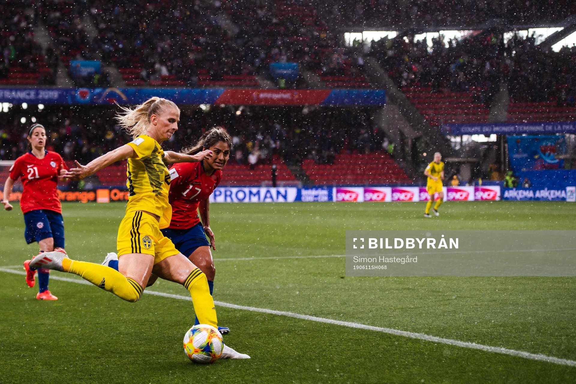 Sofia Jakobsson of Sweden and Javiera Paz Toro Ibarra of