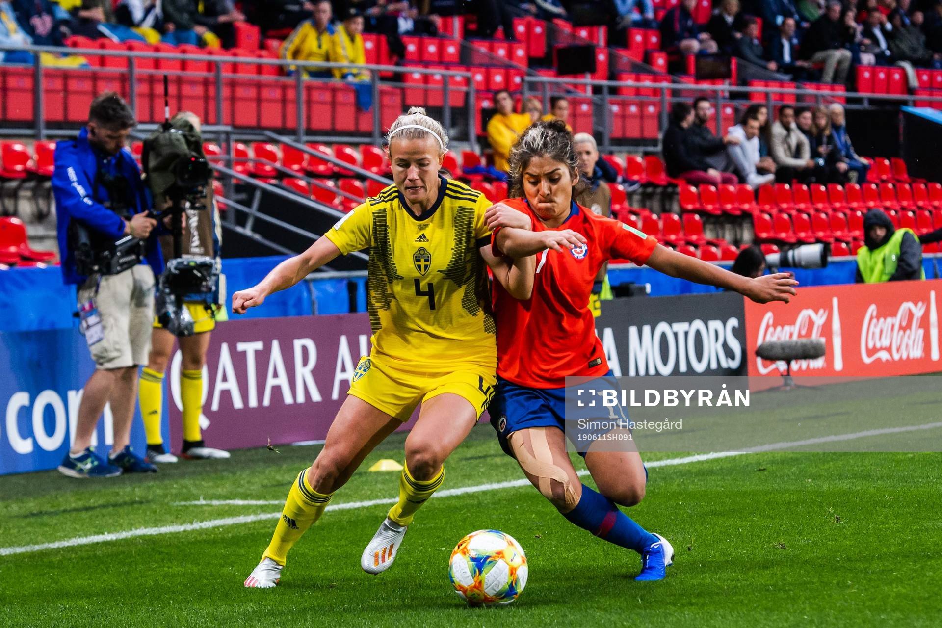 Hanna Glas of Sweden and Javiera Paz Toro Ibarra of Chile