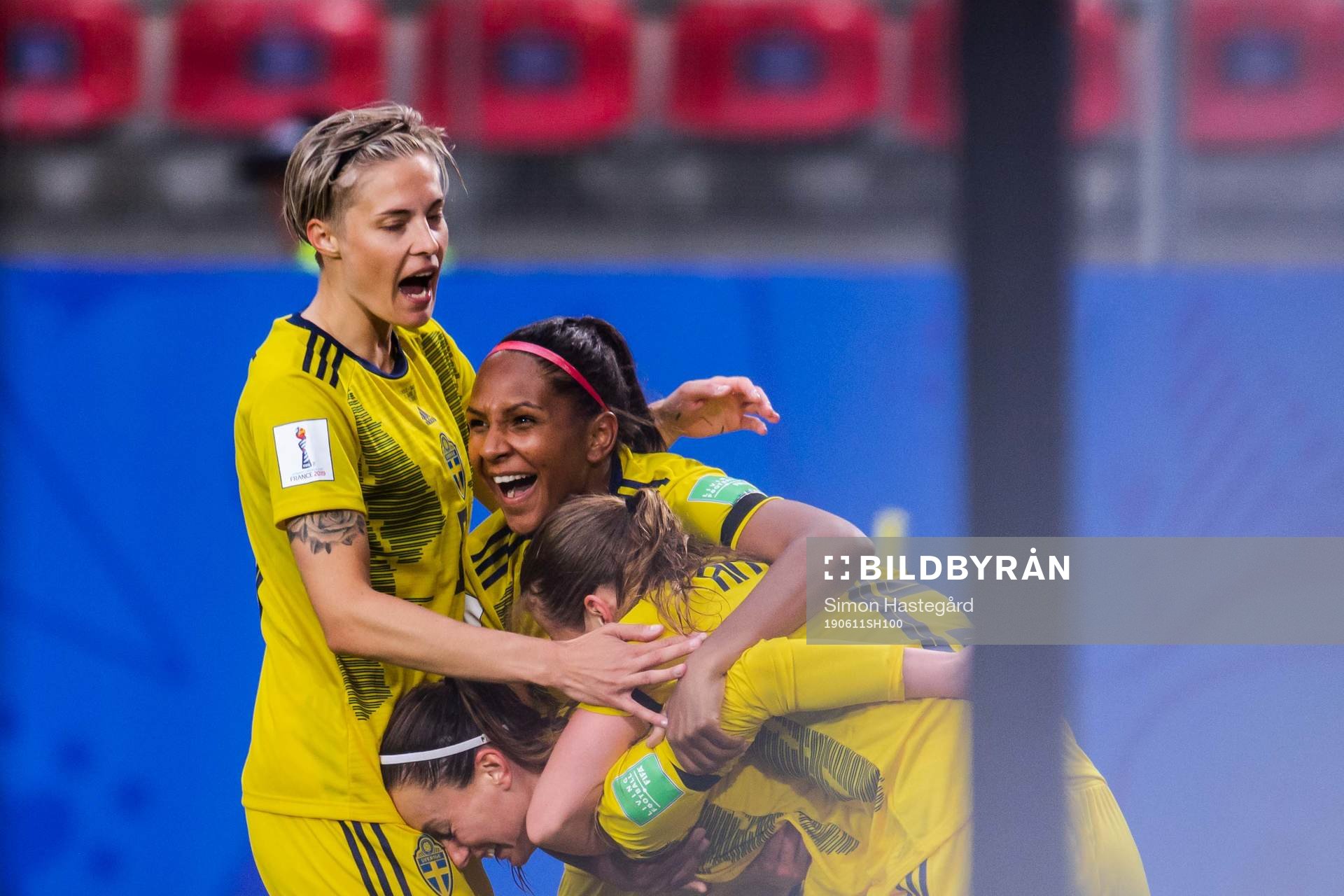 Lina Hurtig, Madelen Janogy and Kosovare Asllani of Sweden