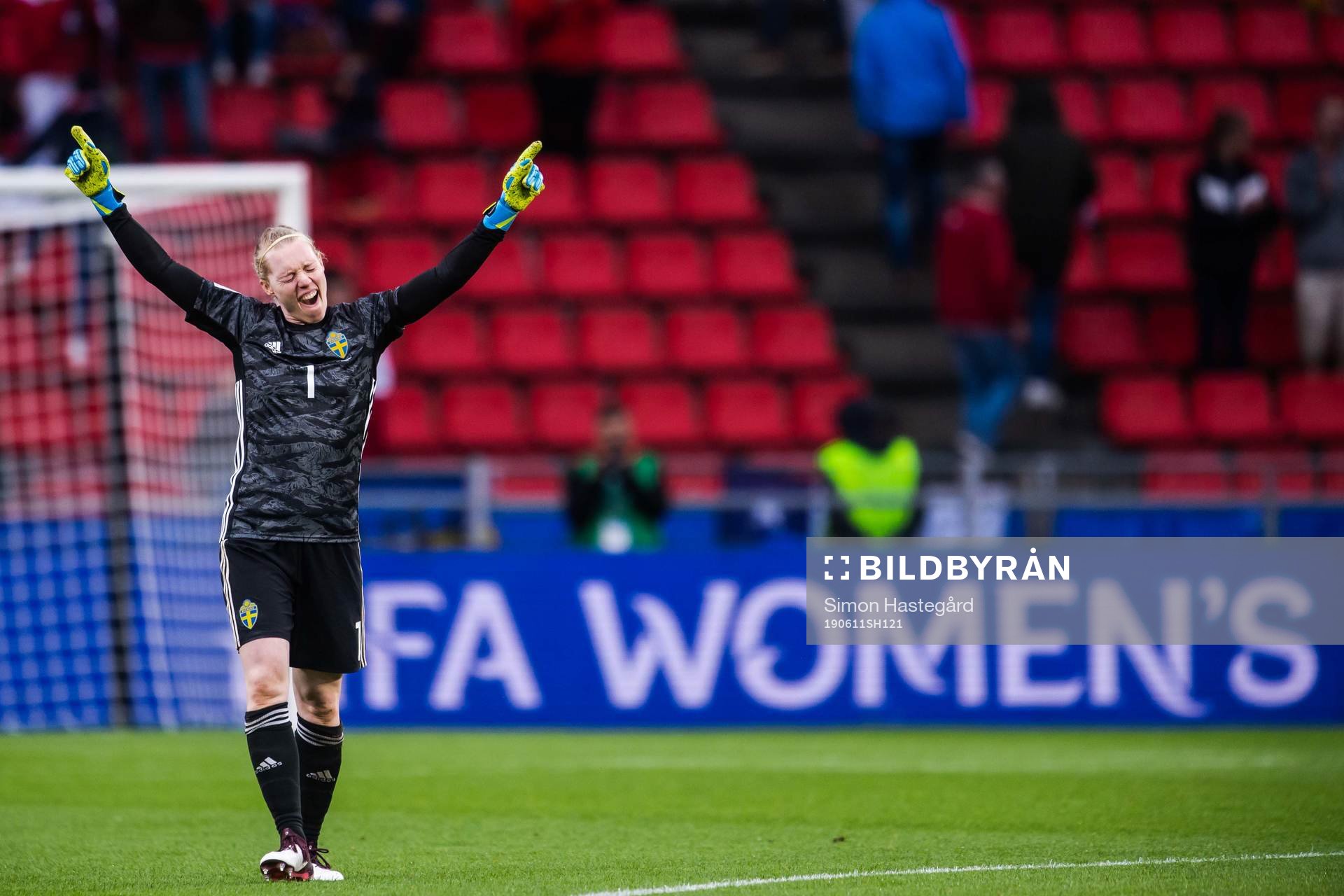goalkeeper Hedvig Lindahl of Sweden celebrates