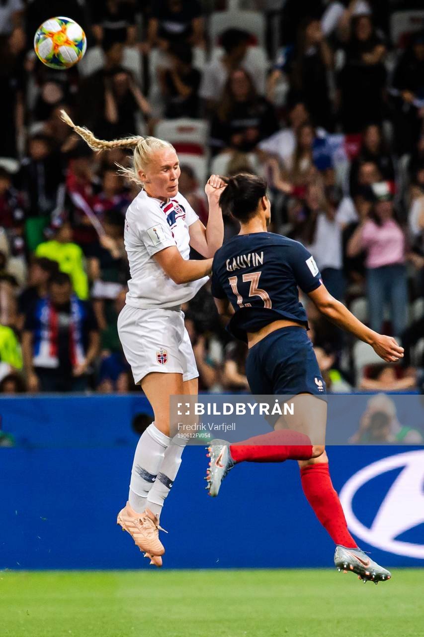Maria Thorisdottir of Norway and Valérie Gauvin of France