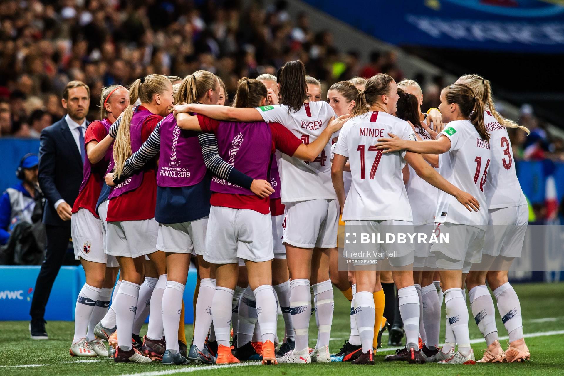 Players of Norway celebrate