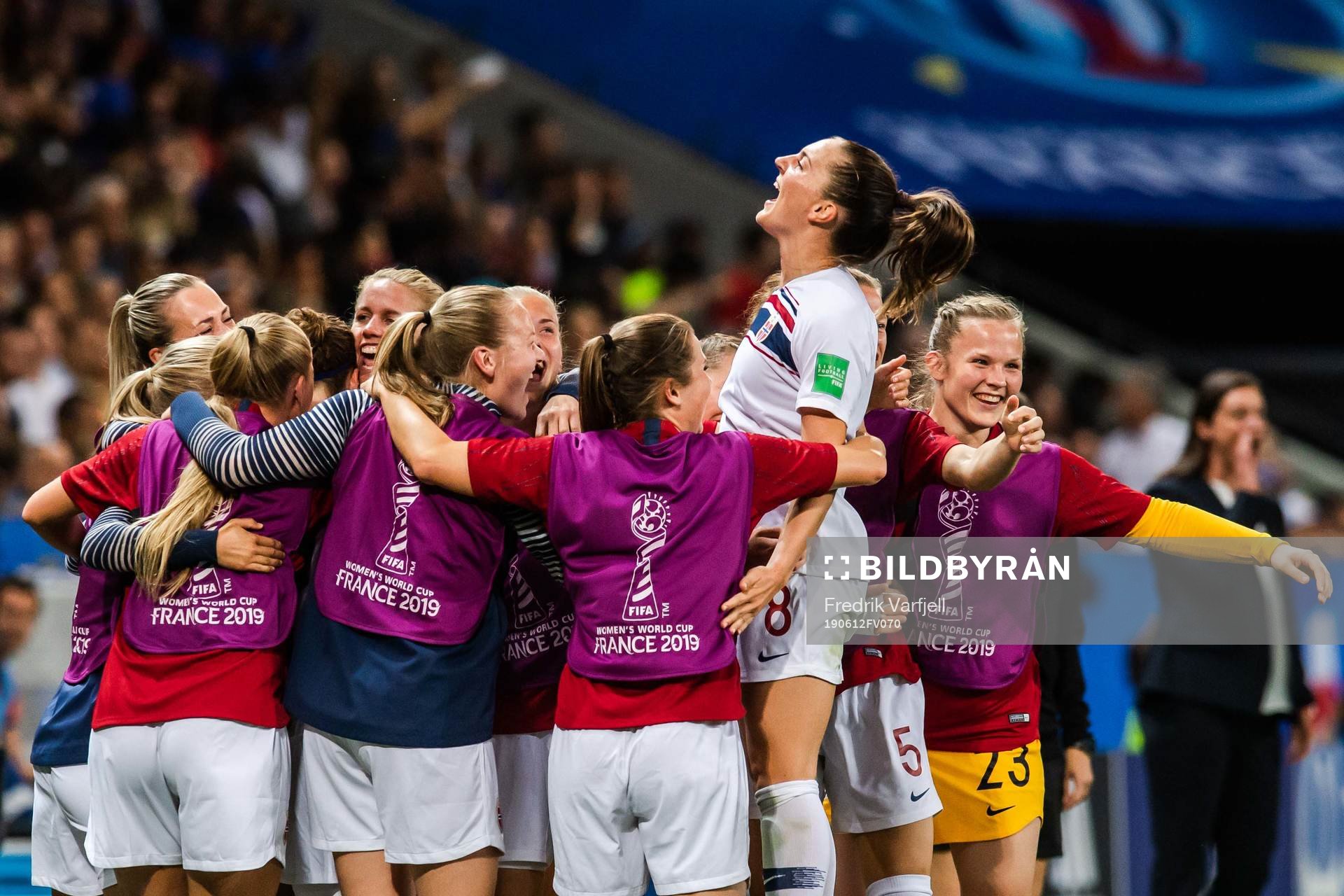 Delphine Cascarino of Norway celebrate with teammates