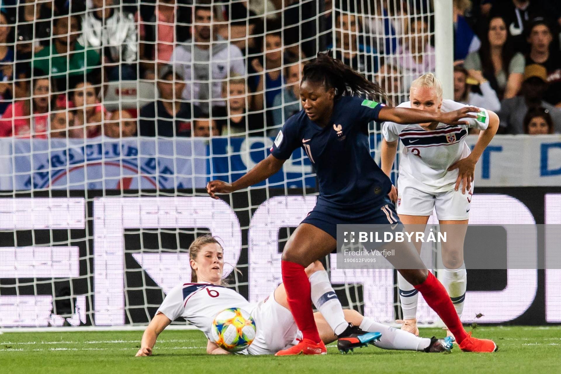 Maren Nævdal Mjelde of Norway and Kadidiatou Diani of