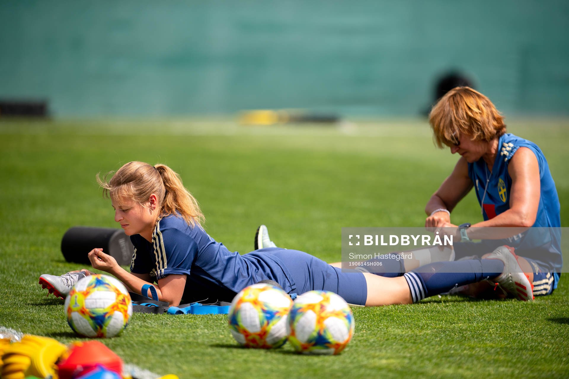 Anna Anvegård of Sweden receives treatment