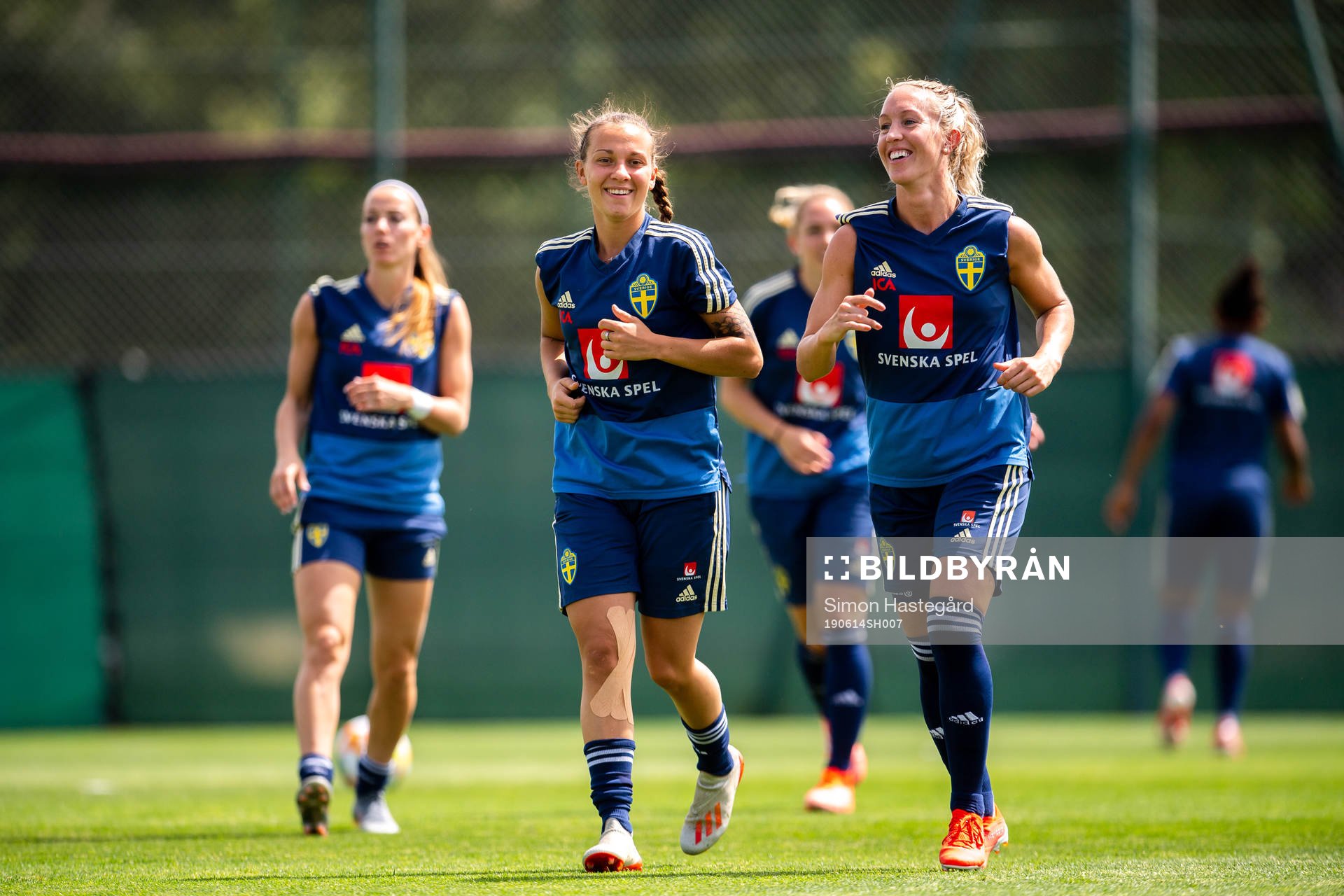Julia Zigiotti Olme and Julia Roddar of Sweden
