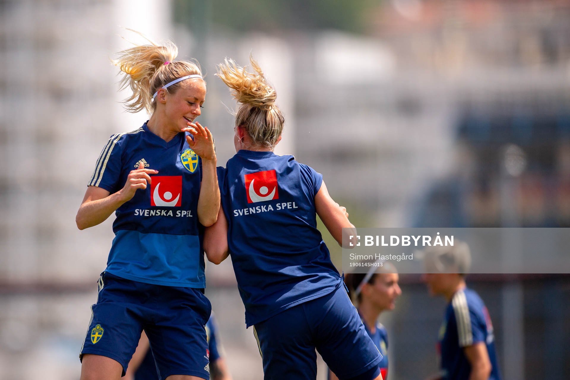 Amanda Ilestedt and Julia Roddar of Sweden