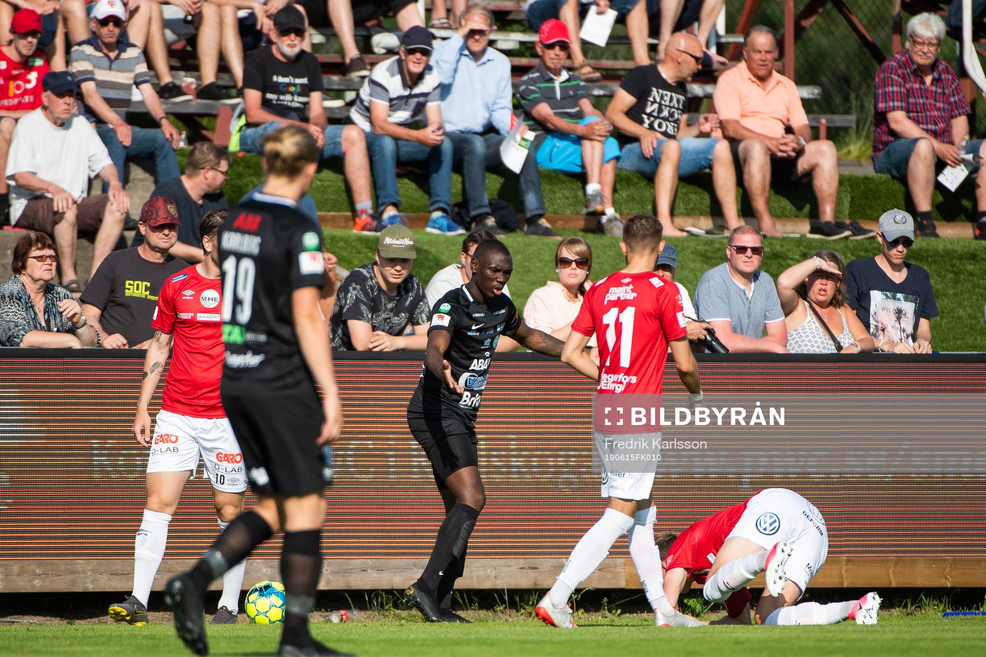 Västerås Ravy Tsouka Dozi och Degerfors Erik Lindell