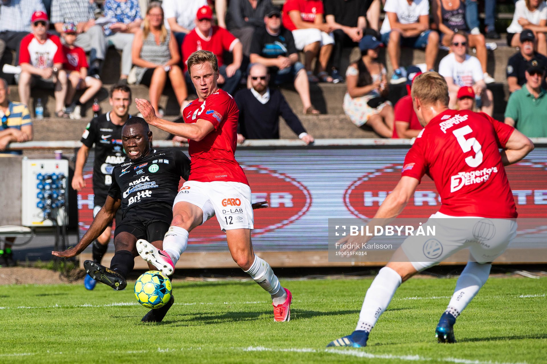 Västerås Ravy Tsouka Dozi och Degerfors Erik Lindell