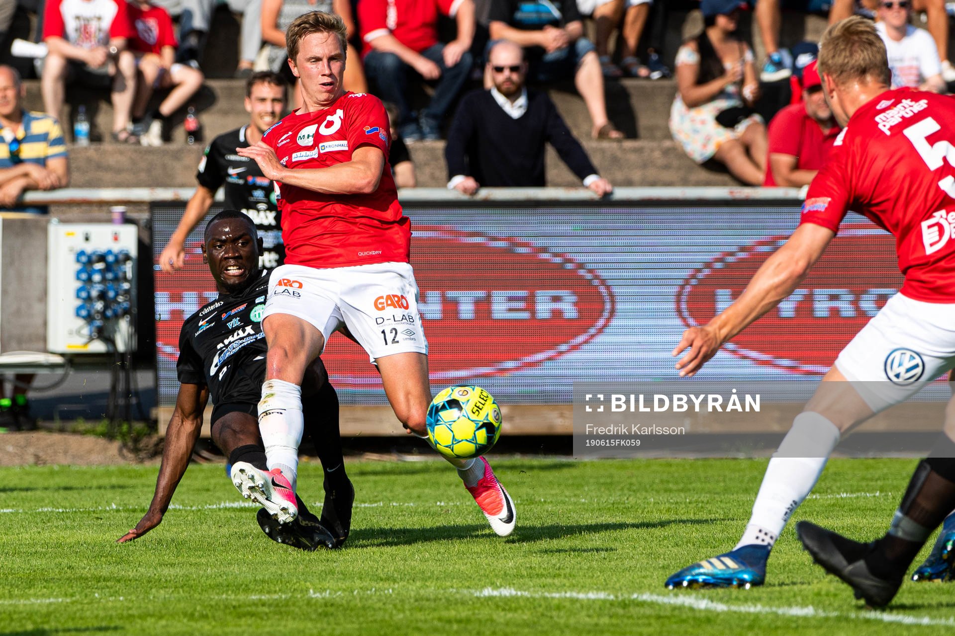 Västerås Ravy Tsouka Dozi och Degerfors Erik Lindell