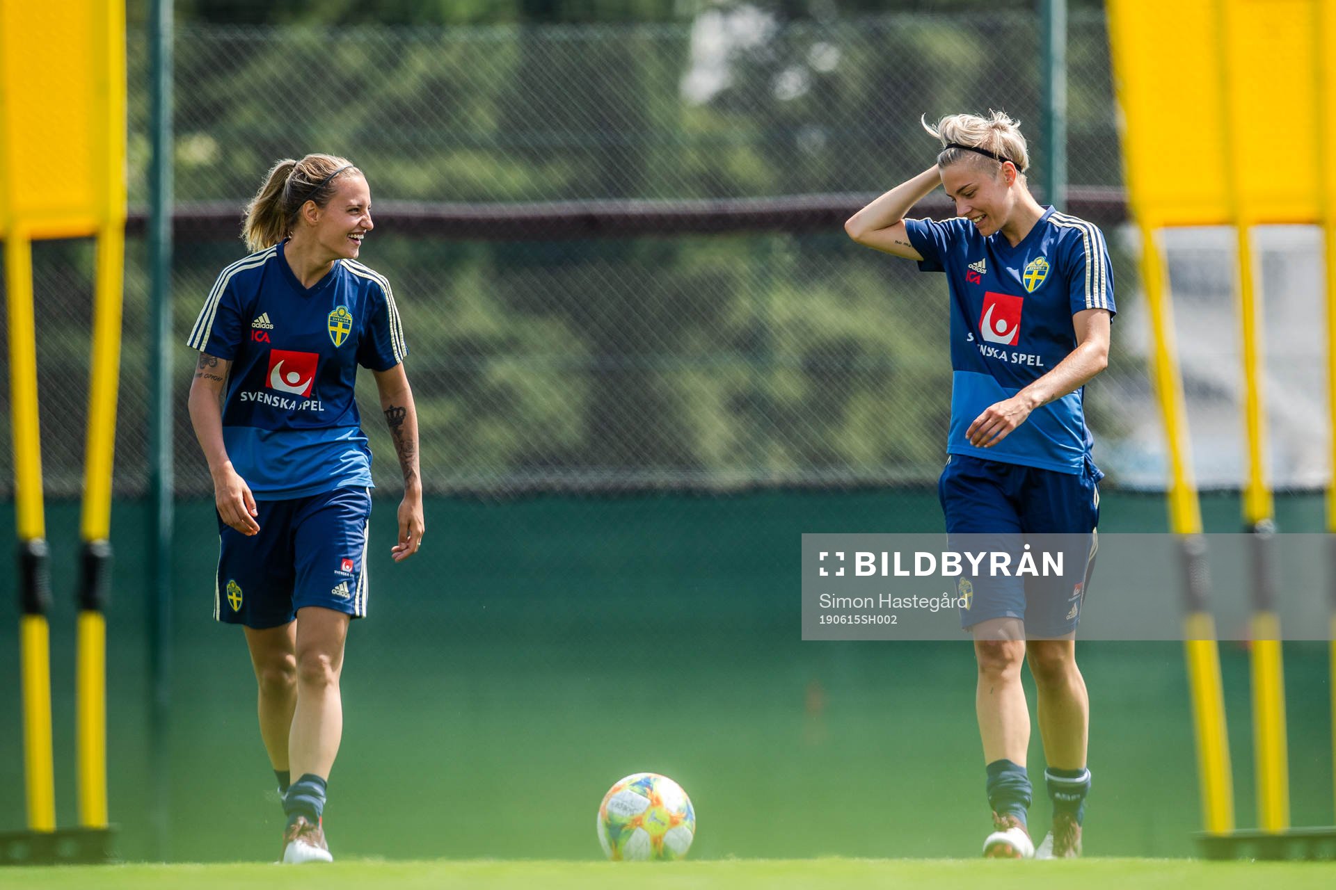 Nathalie Björn and Lina Hurtig of Sweden