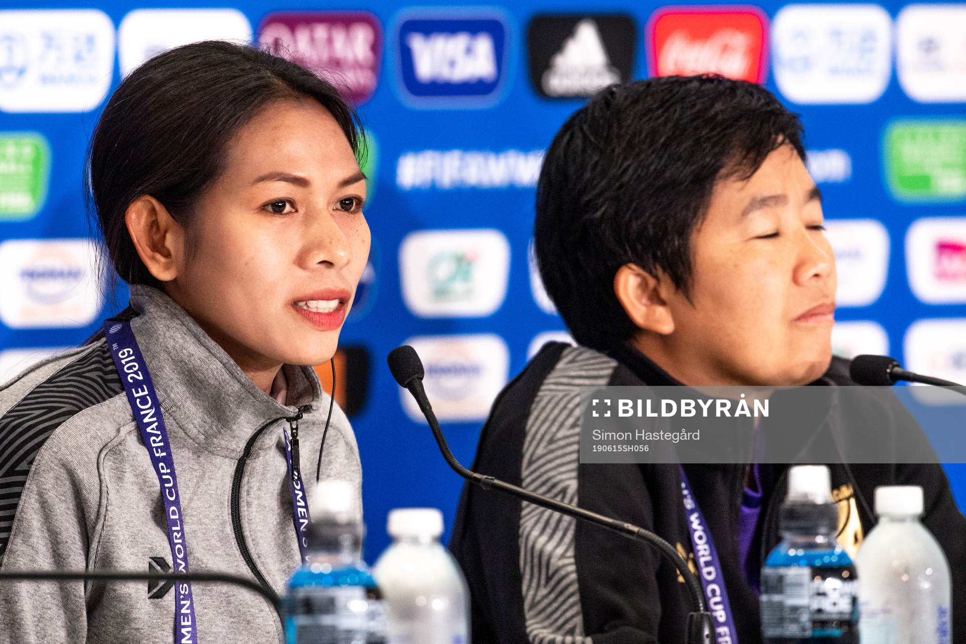 Pikul Khueanpet  and Nuengrutai Srathongvian, head coach of