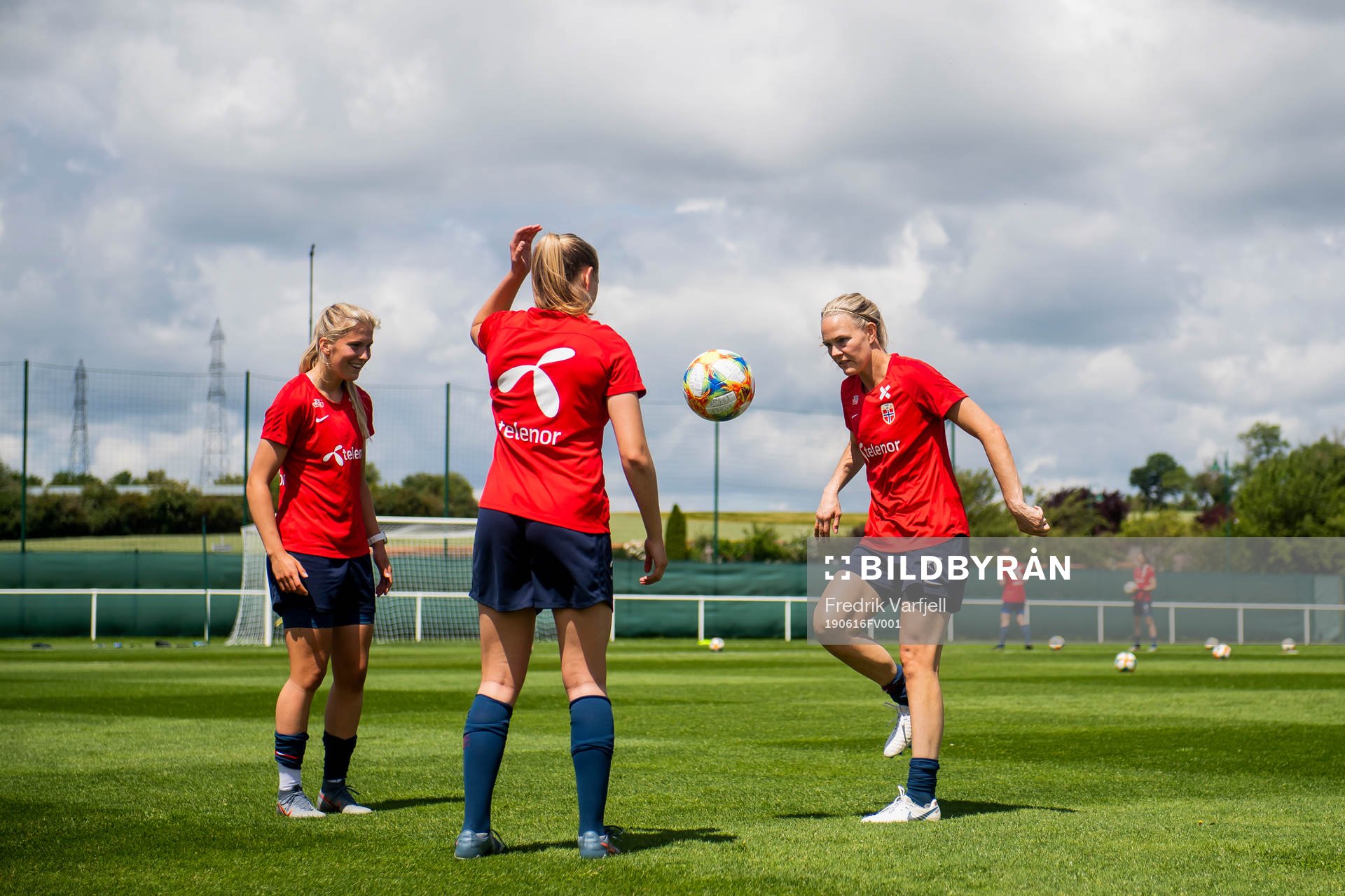 Emilie Nautnes, Frida Leonhardsen Maanum and goalkeeper