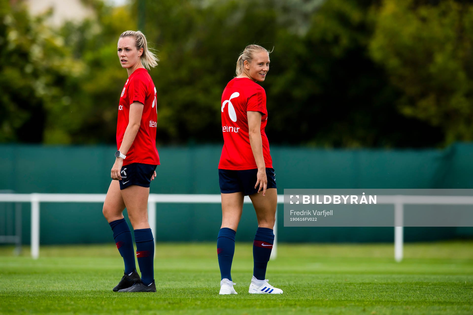 Stine Hovland and Lisa Naalsund of Norway