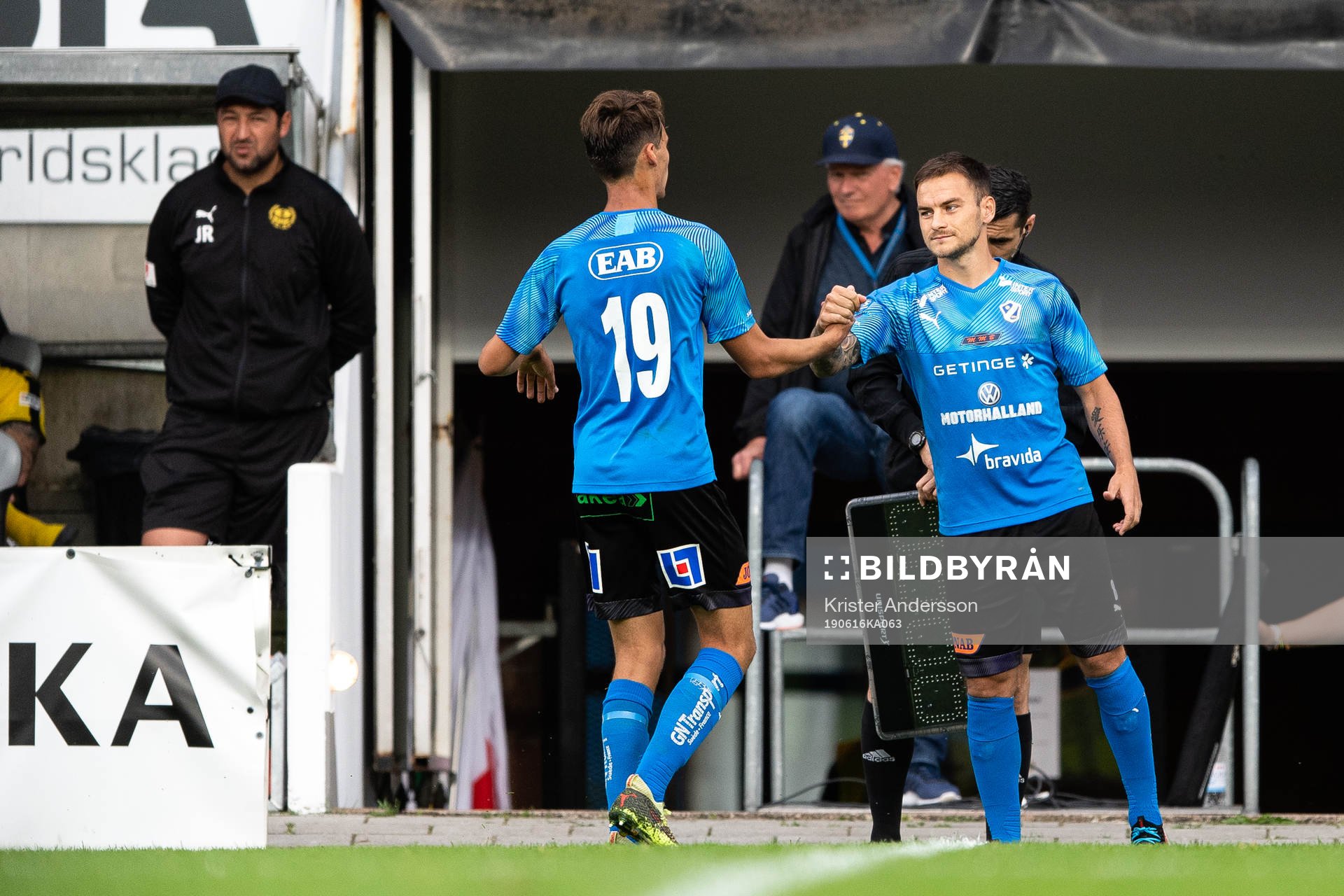 Halmstads Pontus Silfwer blir inbytt