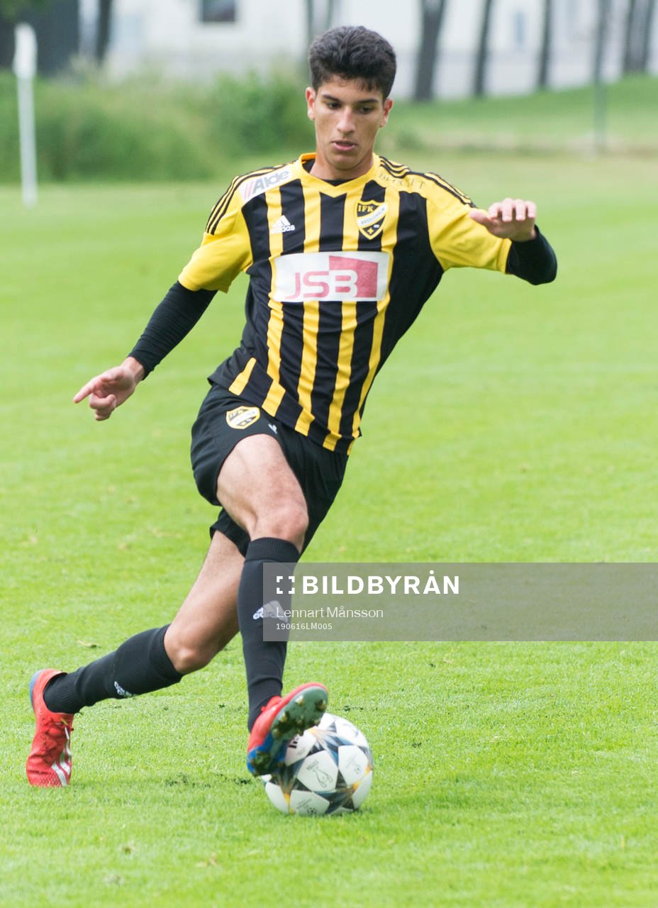 IFK Hässleholms Mustafa Owaid i matchen i