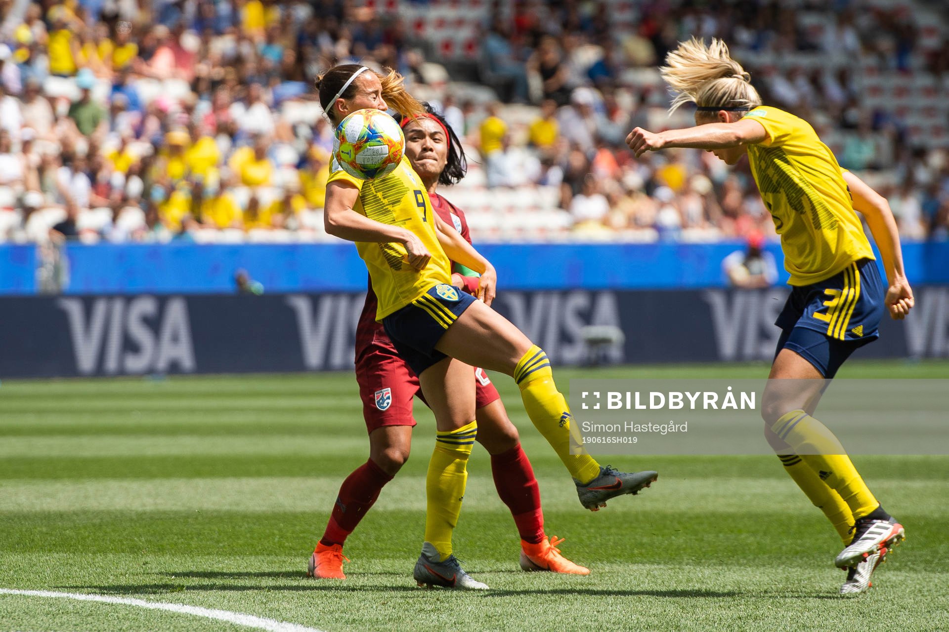 Kosovare Asllani and Linda Sembrant of Sweden