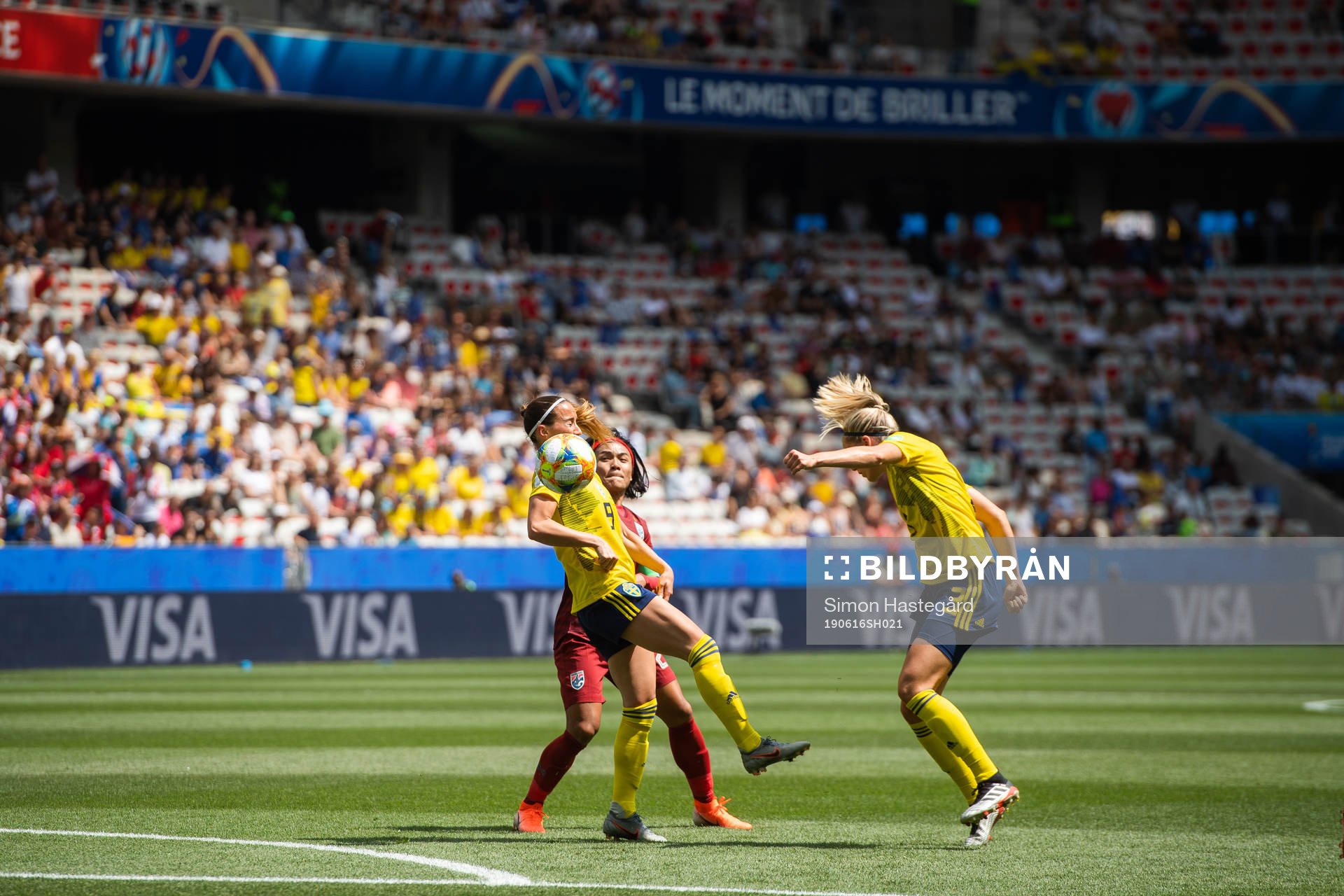 Kosovare Asllani and Linda Sembrant of Sweden