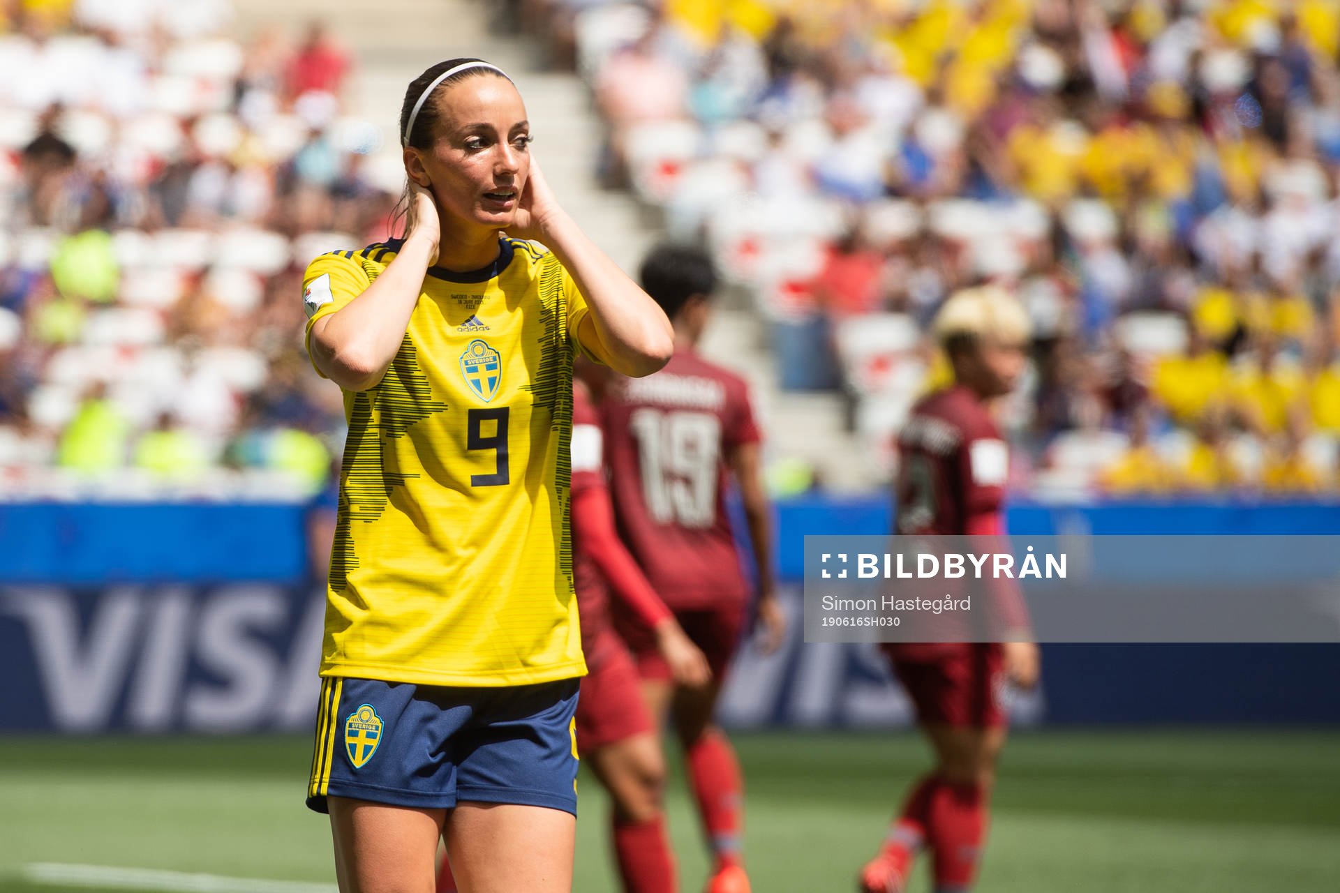 Kosovare Asllani of Sweden reacts