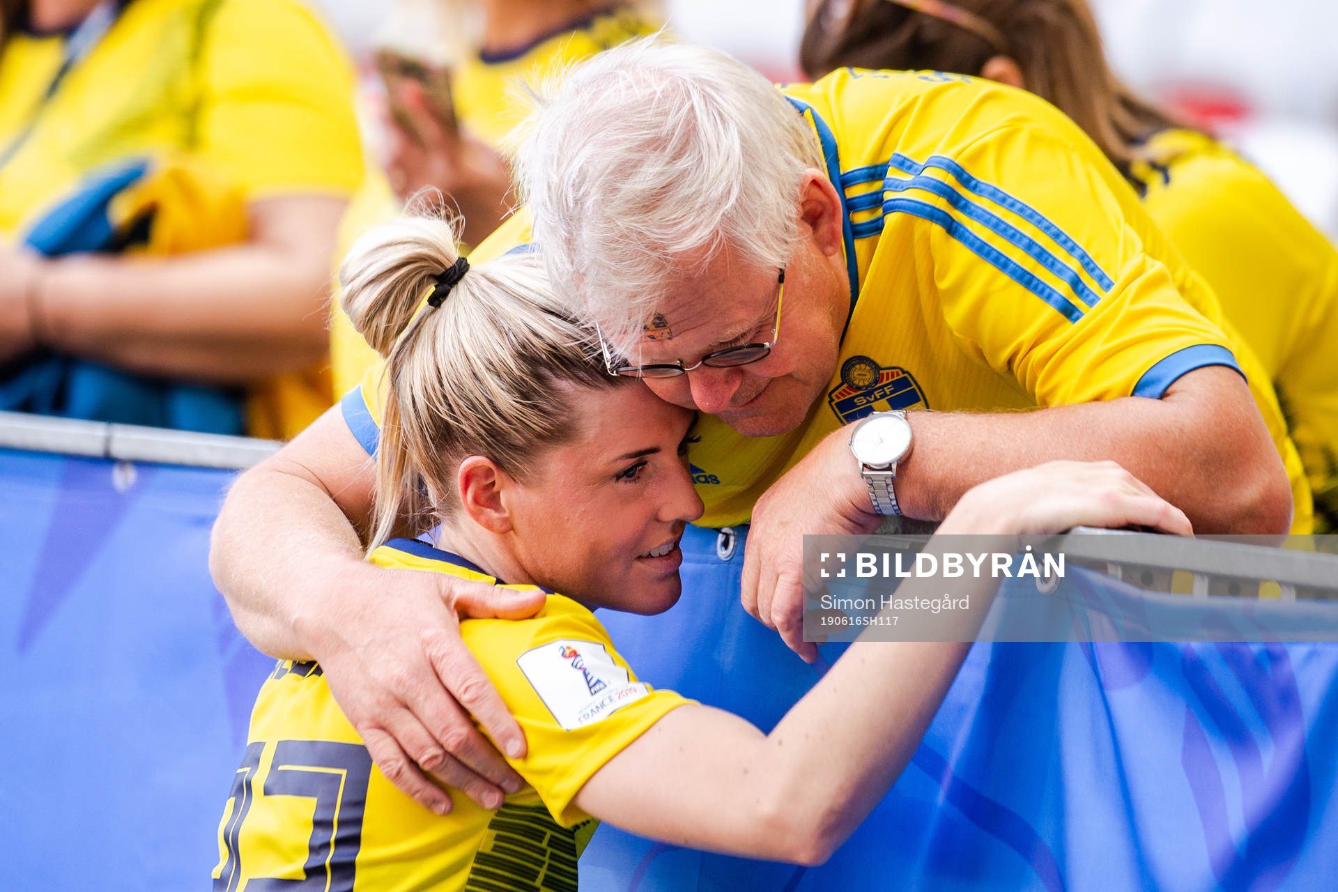 Olivia Schough of Sweden with her father Bertil after the FIFA Women's World Cup match between Sweden and Thailand on June 16, 2019 in Nice.