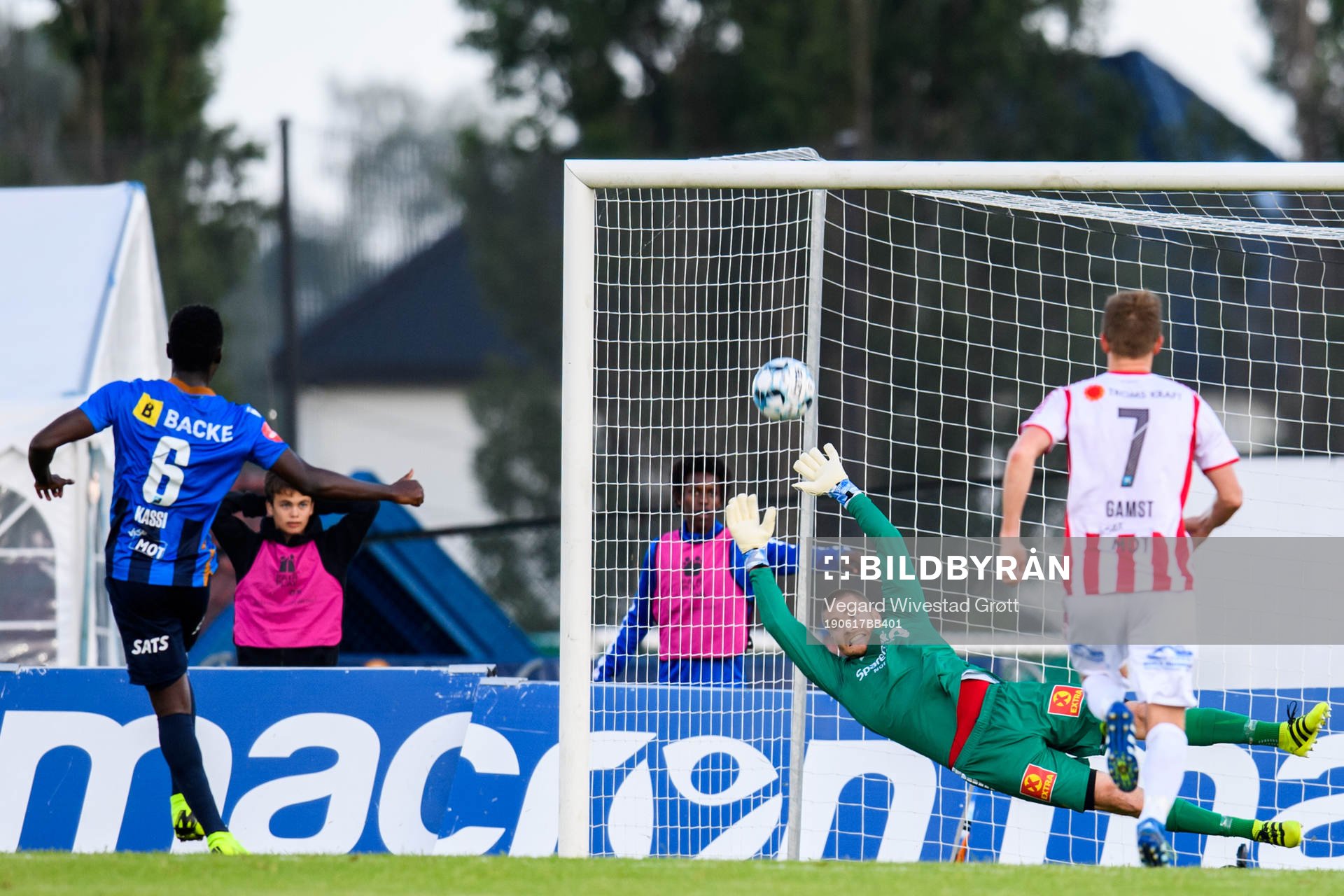 Luc Kassi of Stabæk with a penalty against goalkeeper