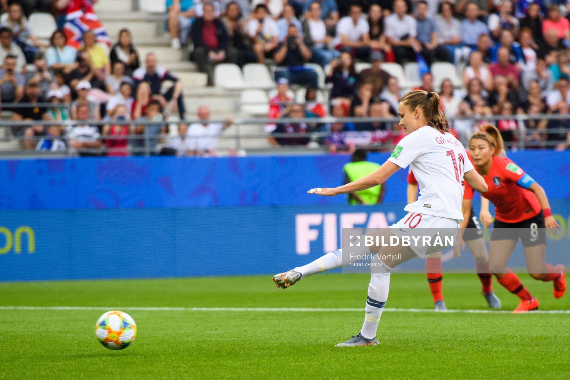 Caroline Graham Hansen of Norway score the 0-1 goal from