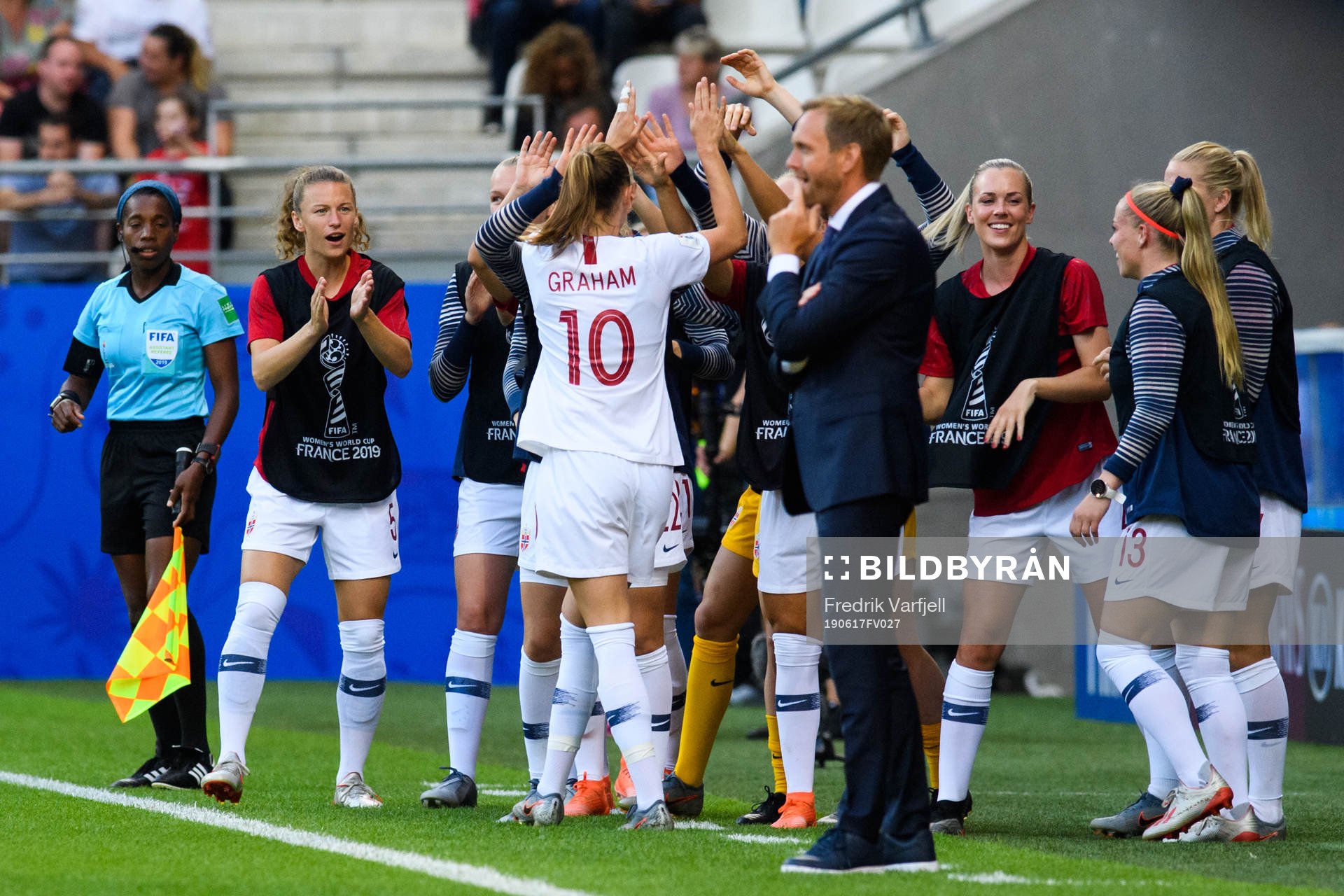Caroline Graham Hansen of Norway celebrate with team mates after the 0-1 goal during the FIFA Women's World Cup match between South Korea and Norway on June 17, 2019 in Reims.