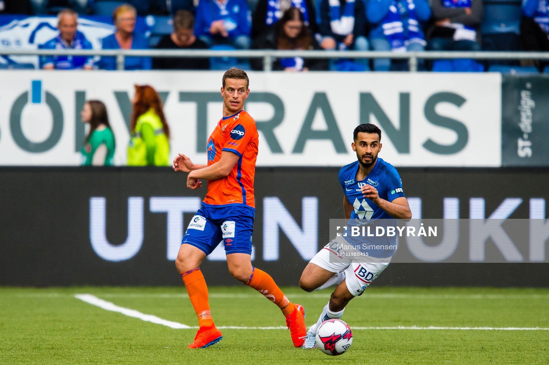 Jonas Grønner of Aalesund and Etzaz Muzafar Hussain of