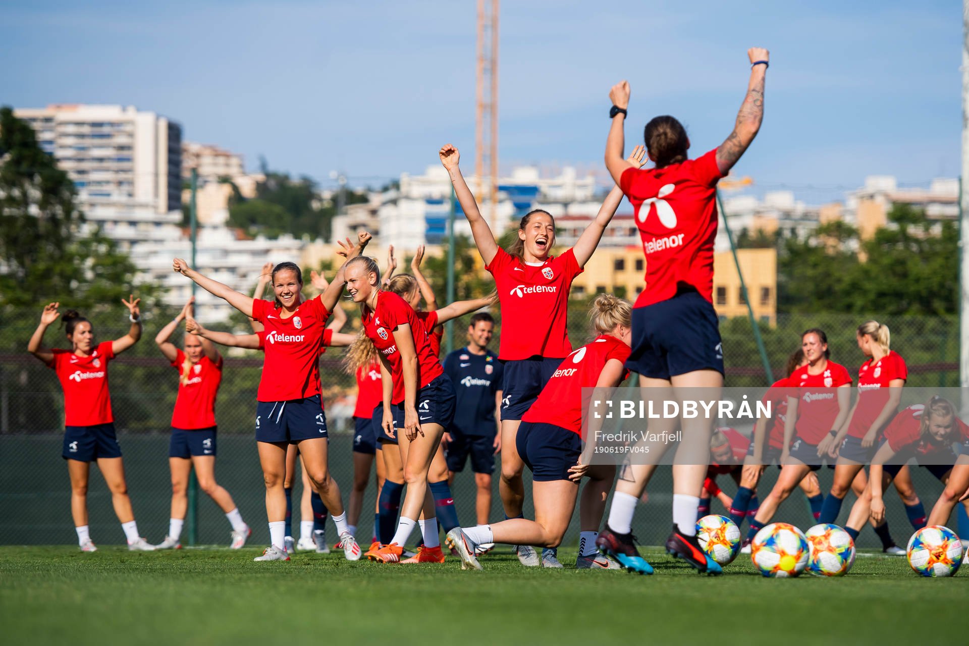 Guro Reiten, goalkeeper Cecilie Hauståker Fiskerstrand and