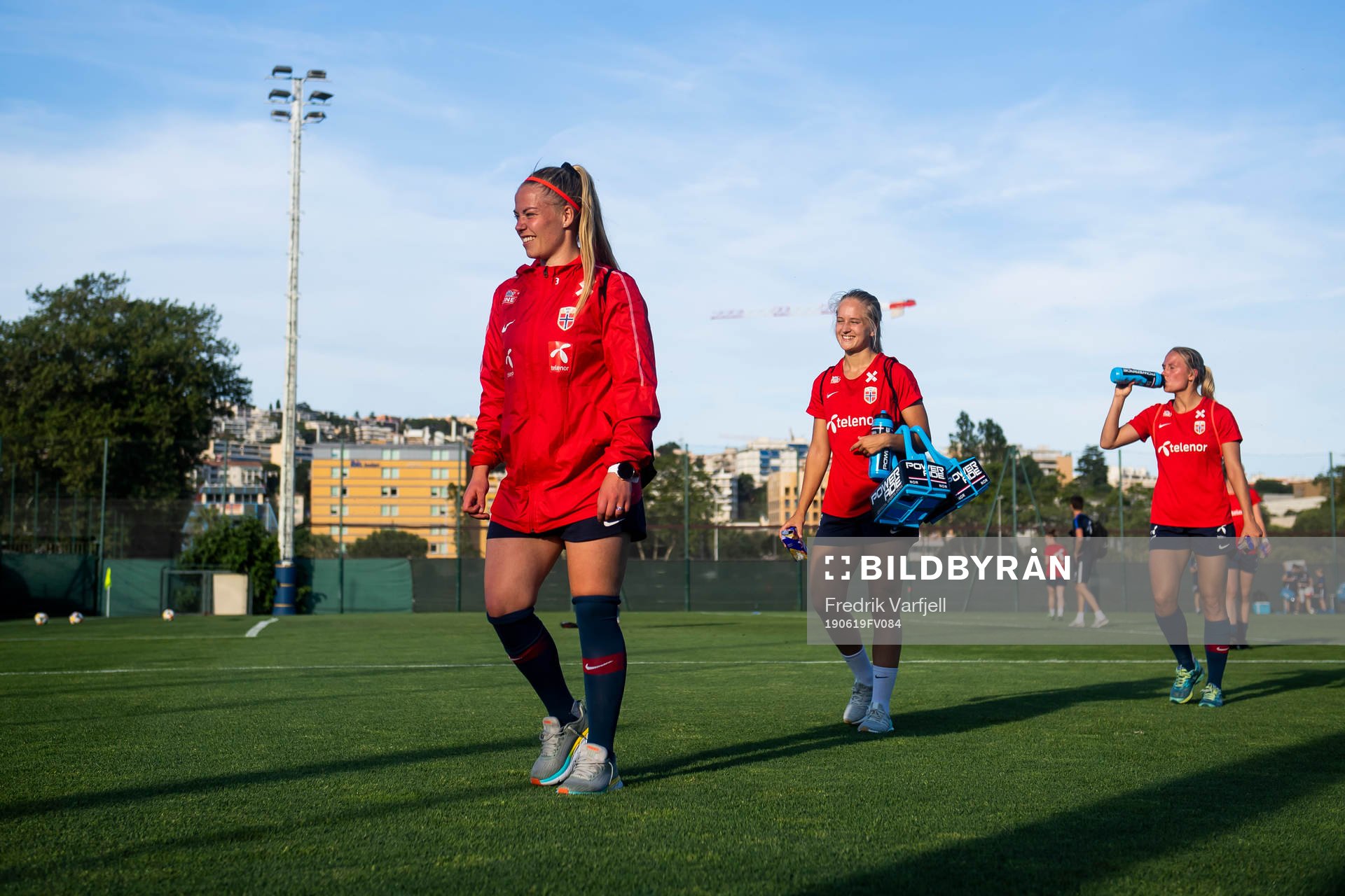 Therese Sessy Åsland, Amalie Vevle Eikeland and Lisa