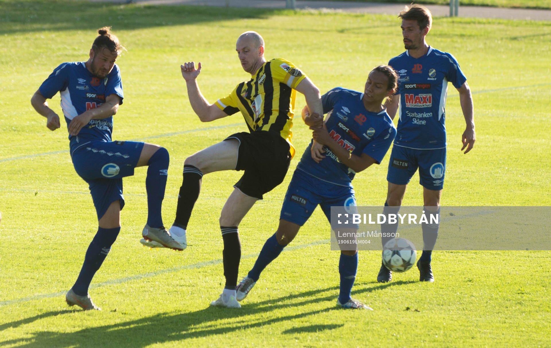 IFK Hässleholms Simon Henningsson i matchen i division 2