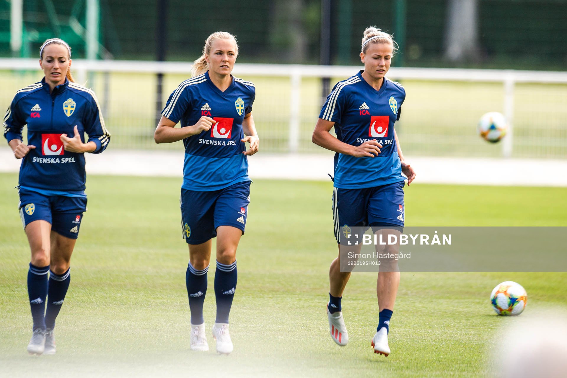 Kosovare Asllani , Magdalena Eriksson and Hanna Glas of
