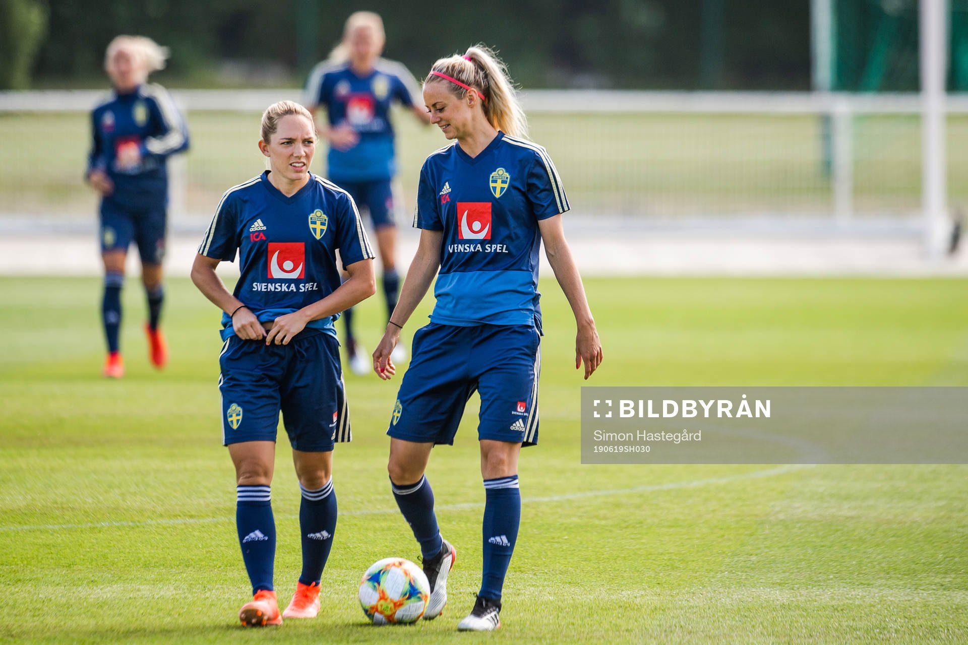 Elin Rubensson and Amanda Ilestedt of Sweden