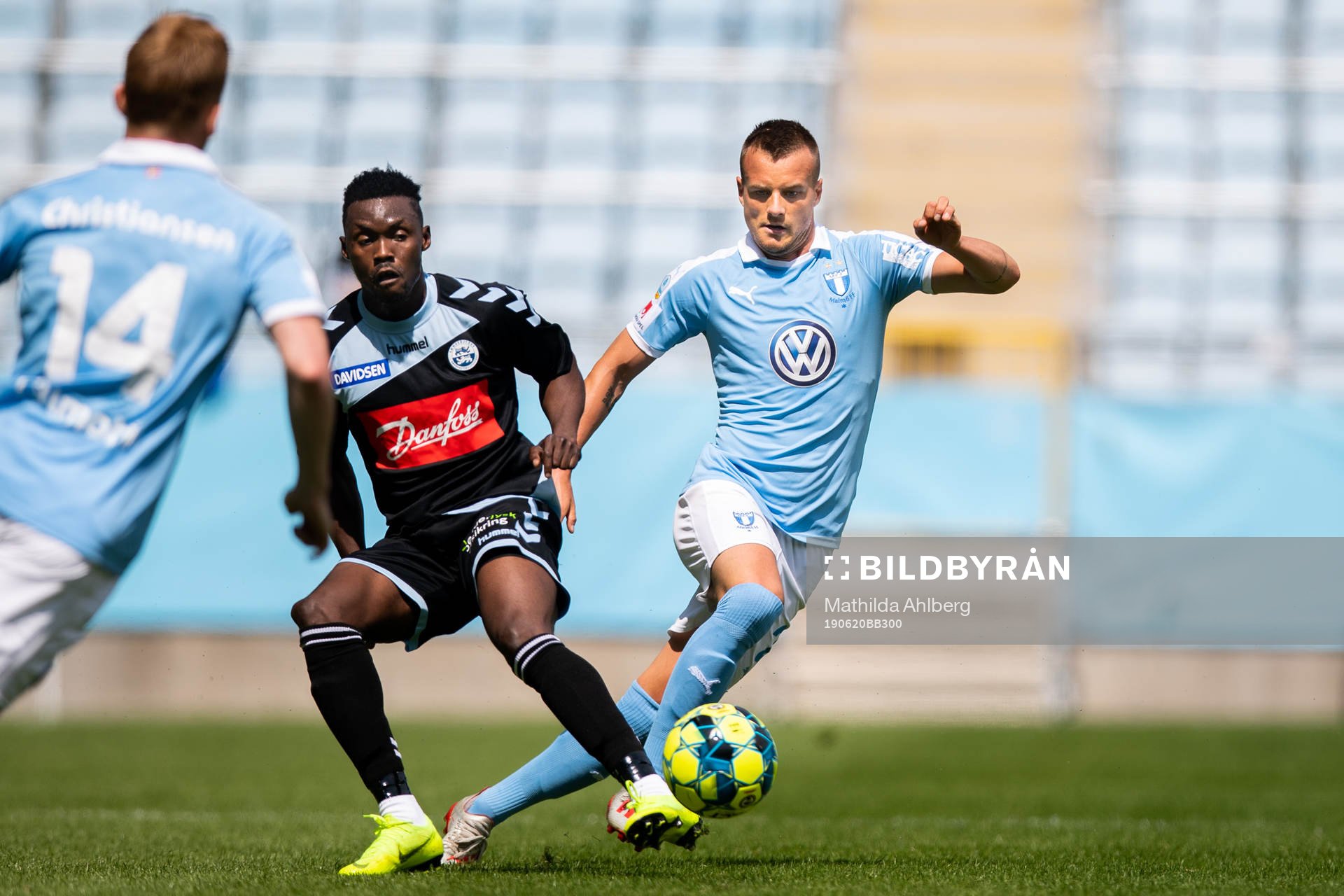 Sönderjyskes Ramon Rodrigues och Malmö FFs Eric Larsson