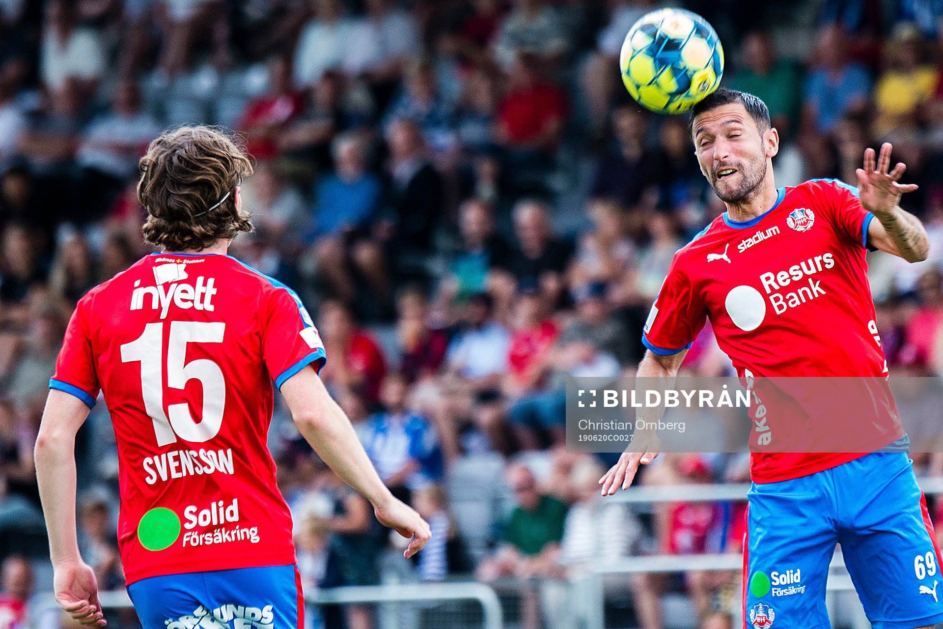 Helsingborgs David Boysen nickar till Max Svensson