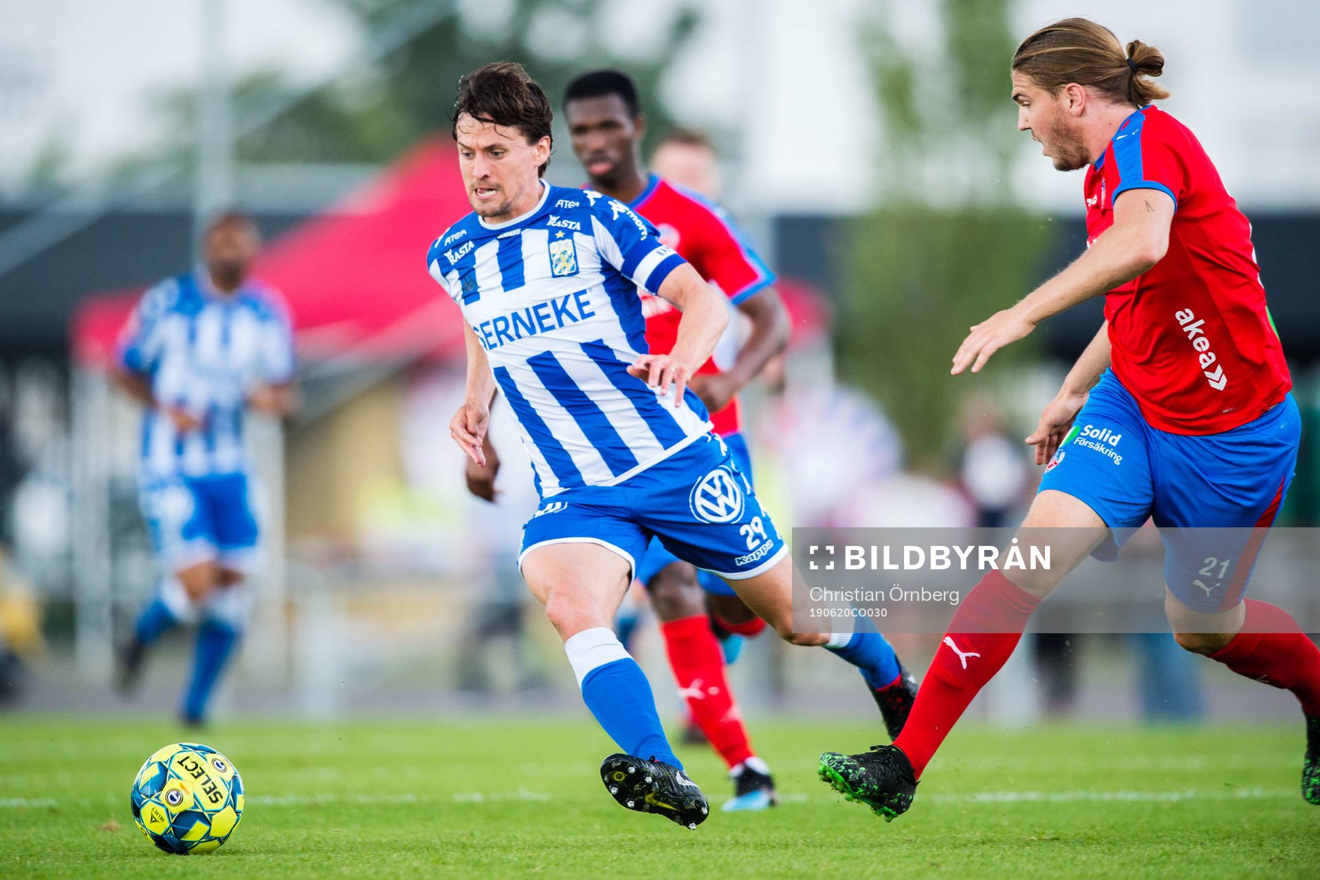 IFK Göteborgs Lasse Vibe och Helsingborgs Charlie Weberg