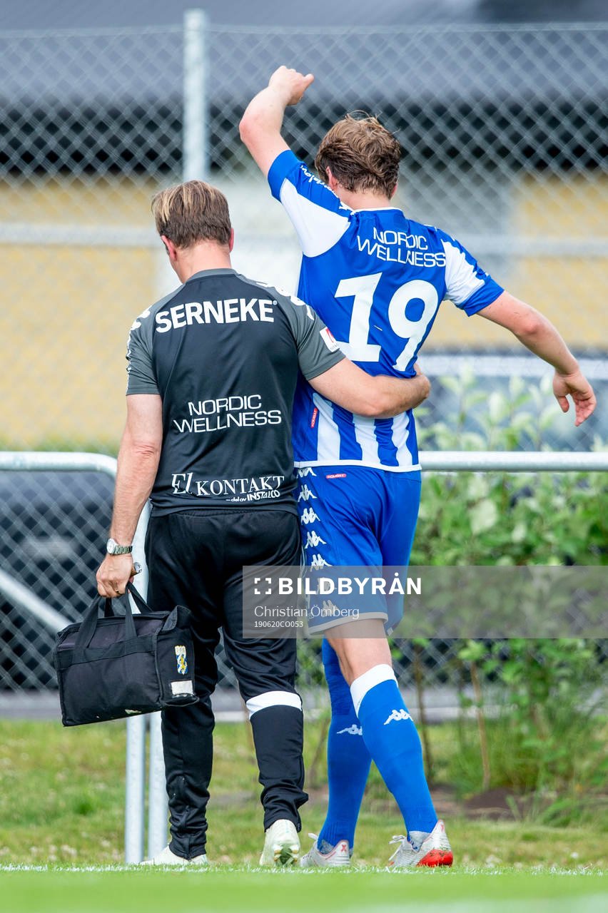 IFK Göteborgs August Erlingmark skadar sig