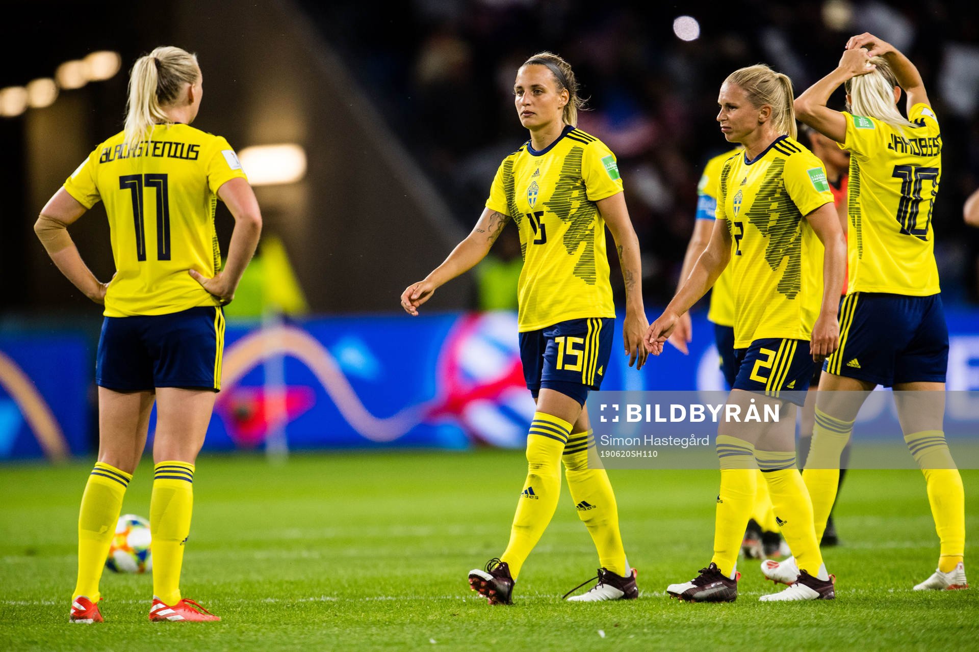 Players of Sweden looks dejected