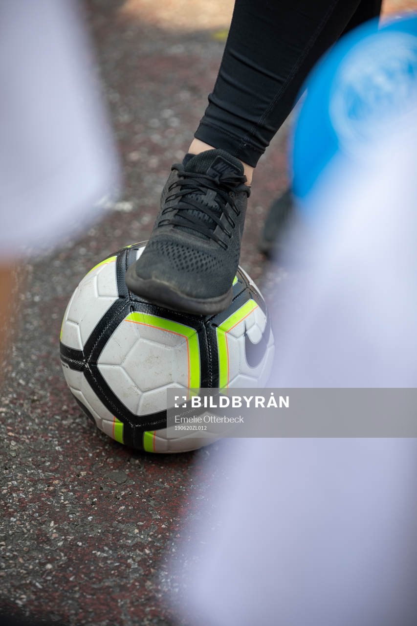 Bild på en fot på en fotbolll