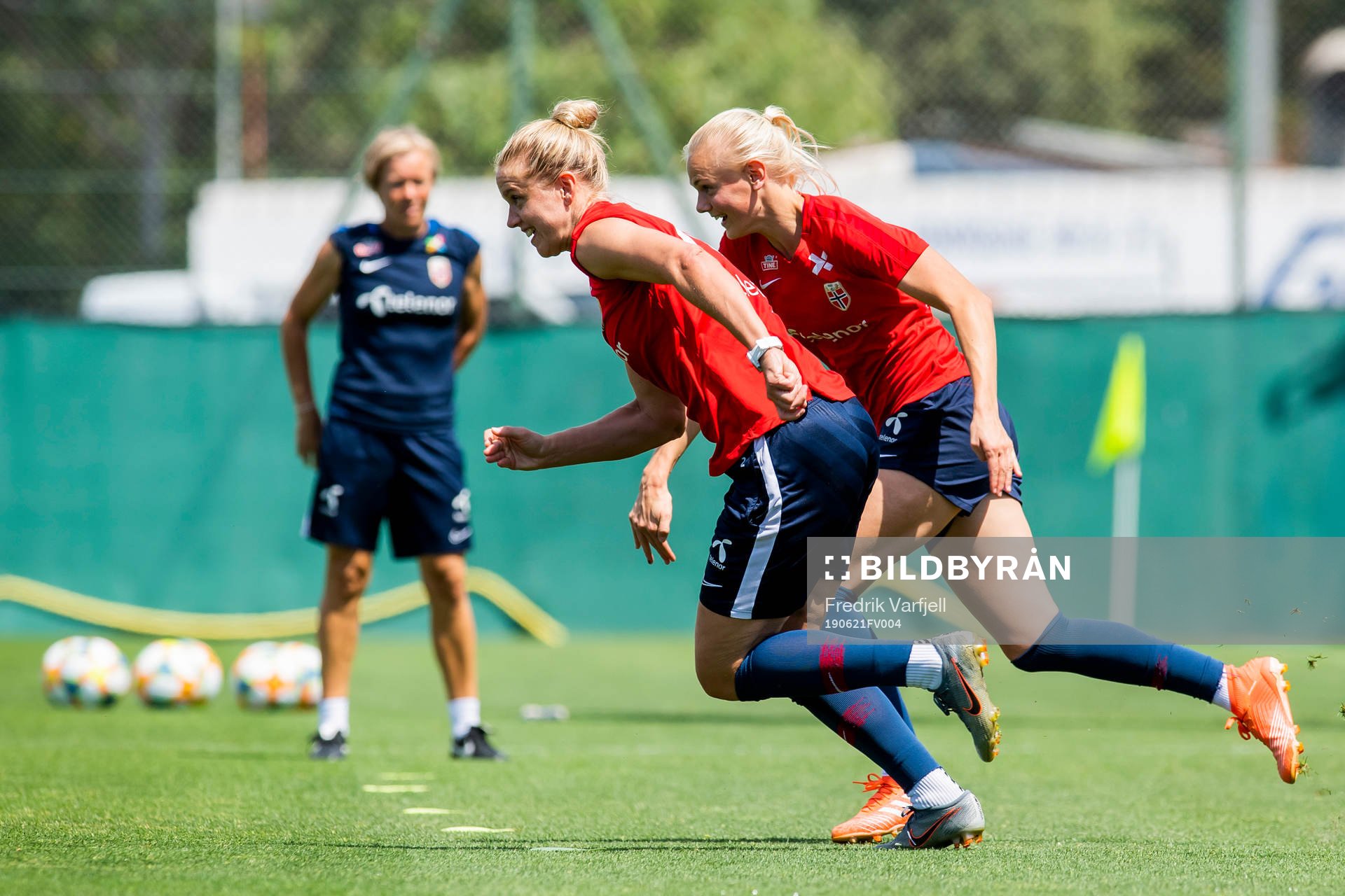 Elise Hove Thorsnes and Karina Sævik of Norway