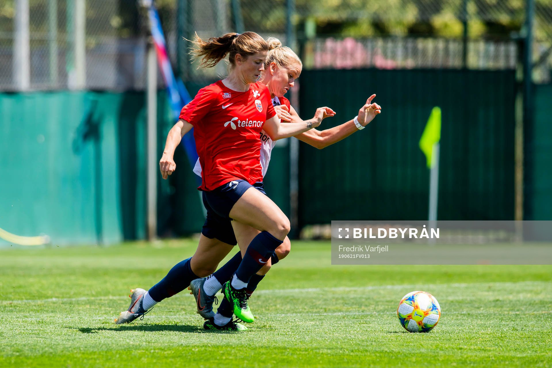 Elise Hove Thorsnes and Maren Nævdal Mjelde of Norway