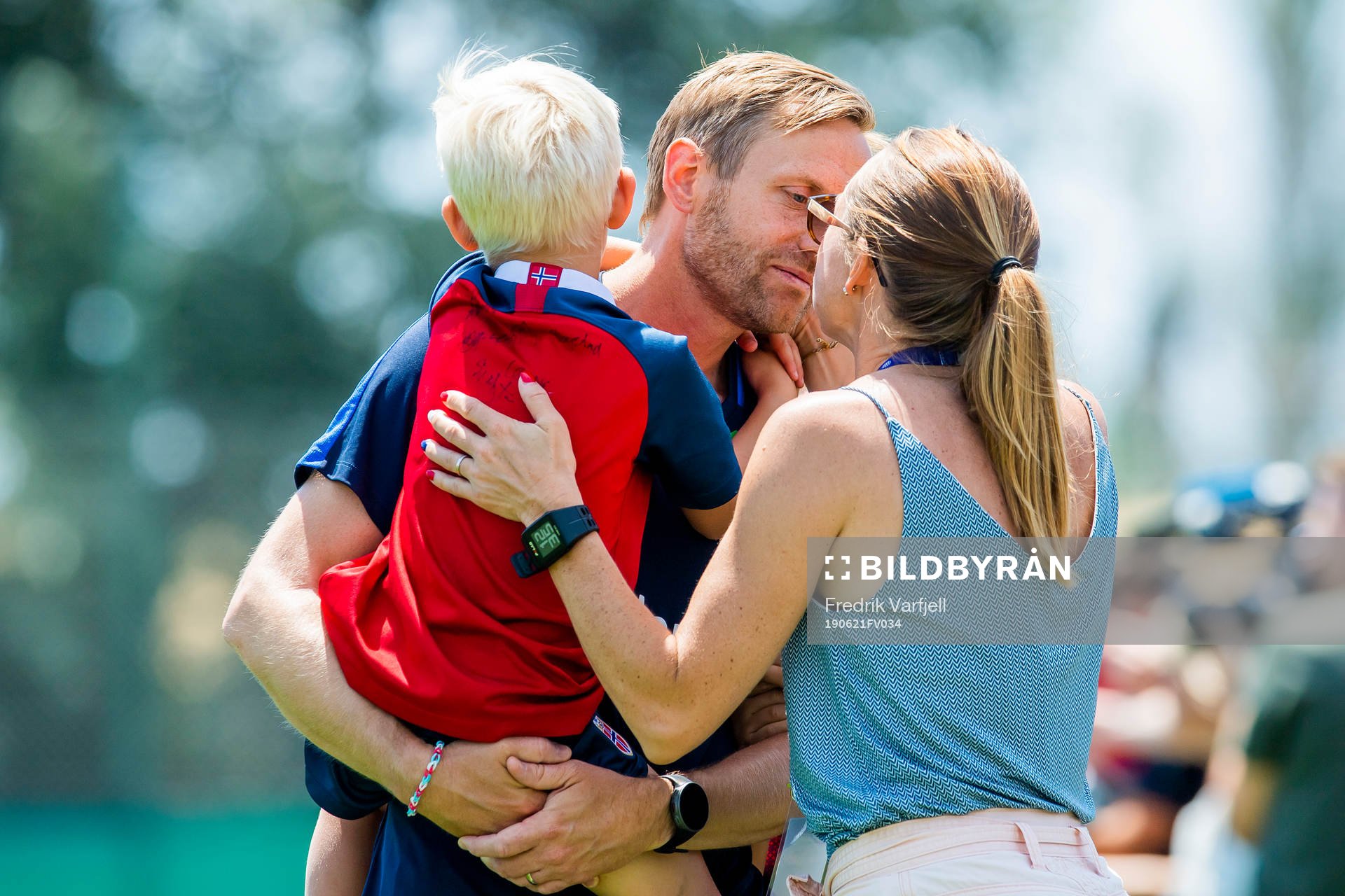 Martin Sjögren, head coach of Norway, with his family