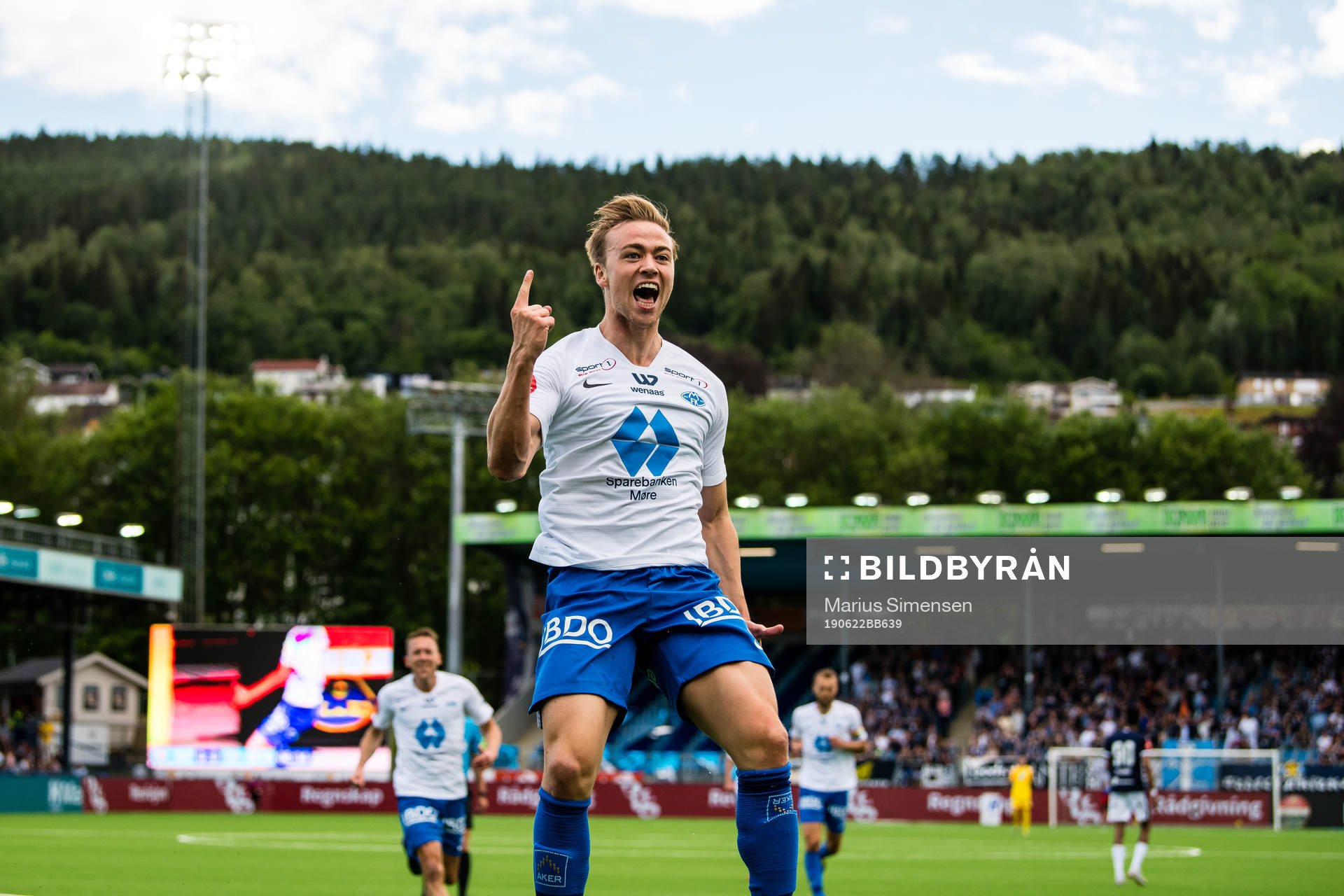 Martin Skjelbreid Ellingsen of Molde celebrates