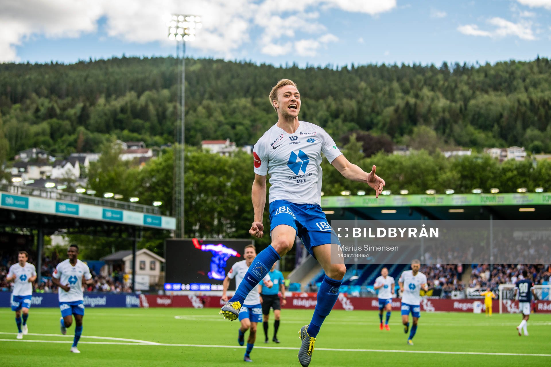 Martin Skjelbreid Ellingsen of Molde celebrates