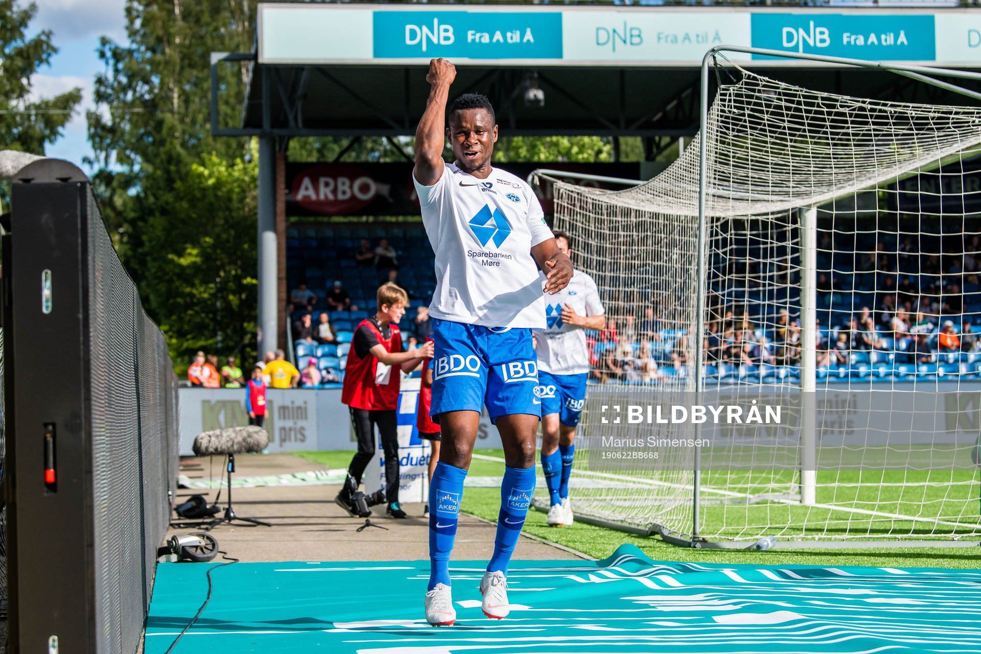 Leke Samson James of Molde celebrates