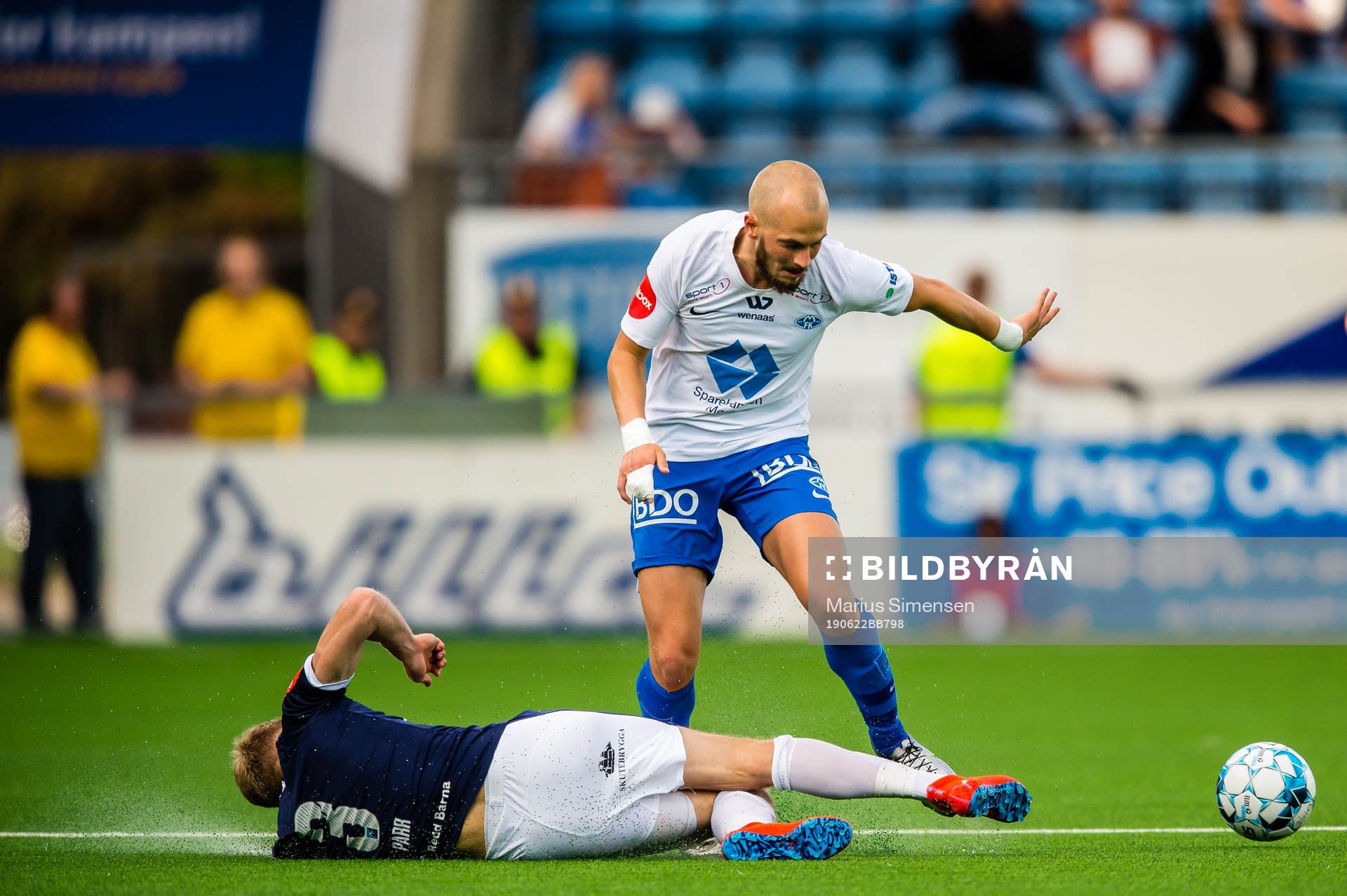 Jonathan Parr of Strømsgodset and Eirik Hestad of Molde
