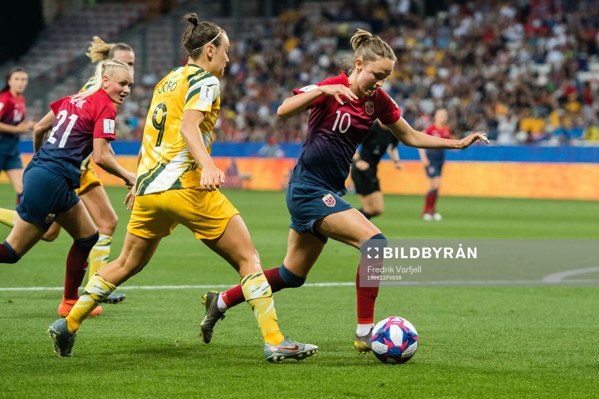Caitlin Foord of Australia and Caroline Graham Hansen of